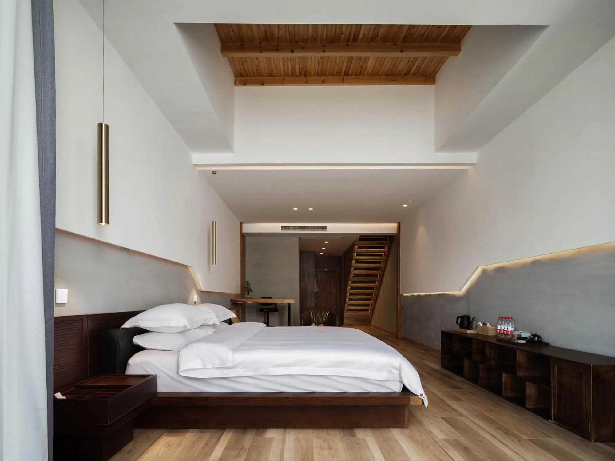 Photo of the whole room, Bed in Foggy Valley