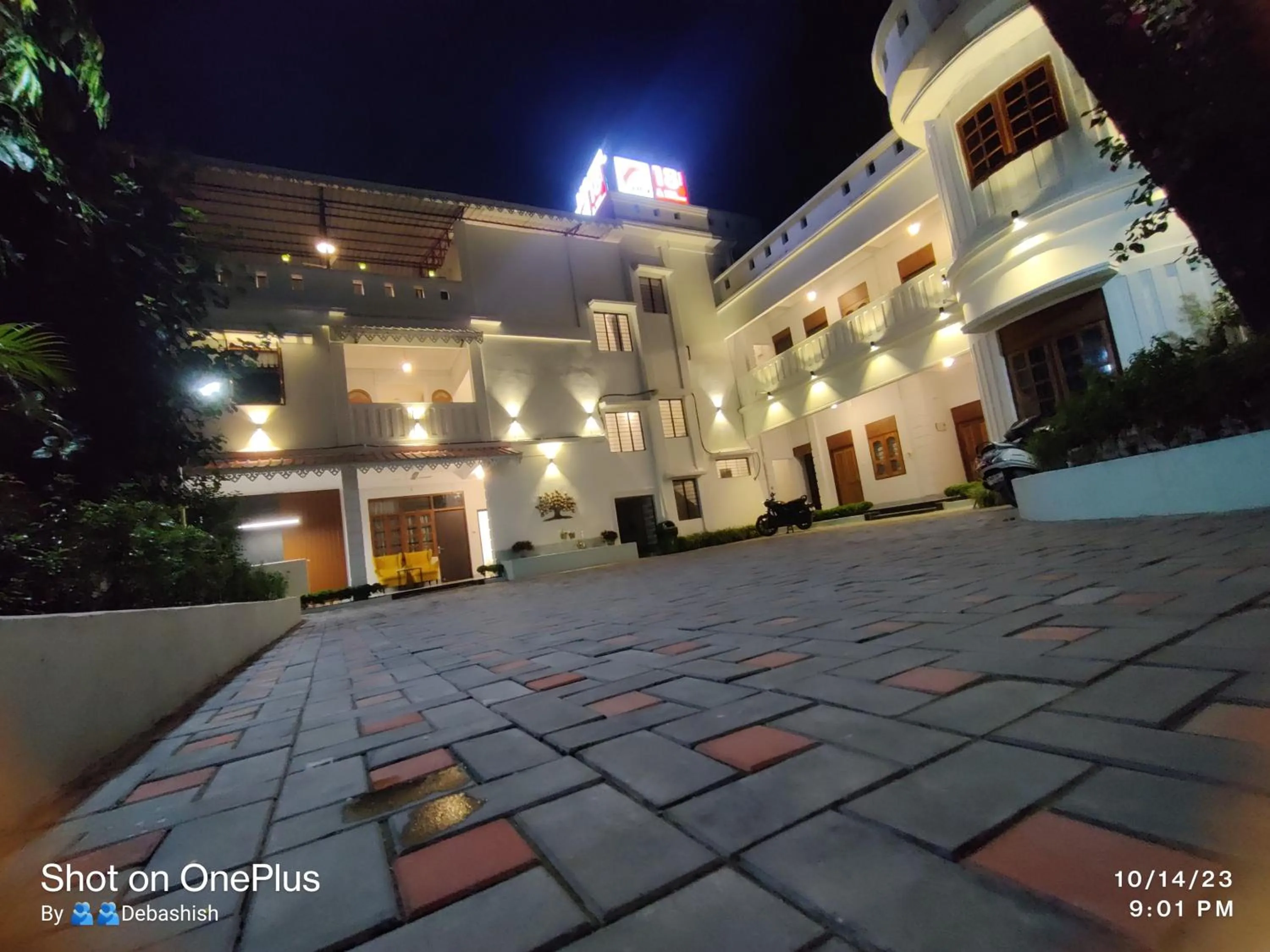 Property building in Hotel Insta 18