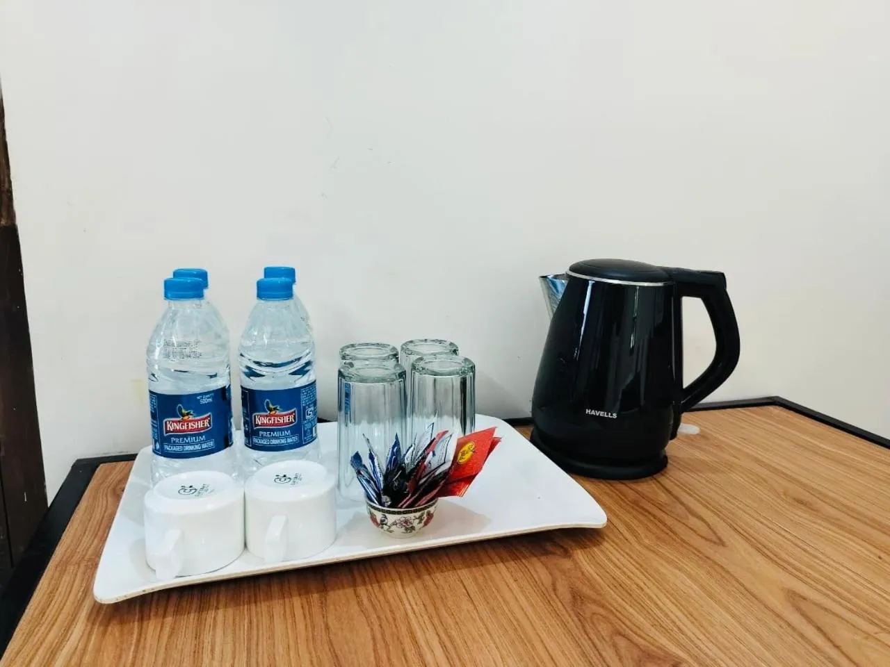 Coffee/tea facilities in Hotel Insta 18