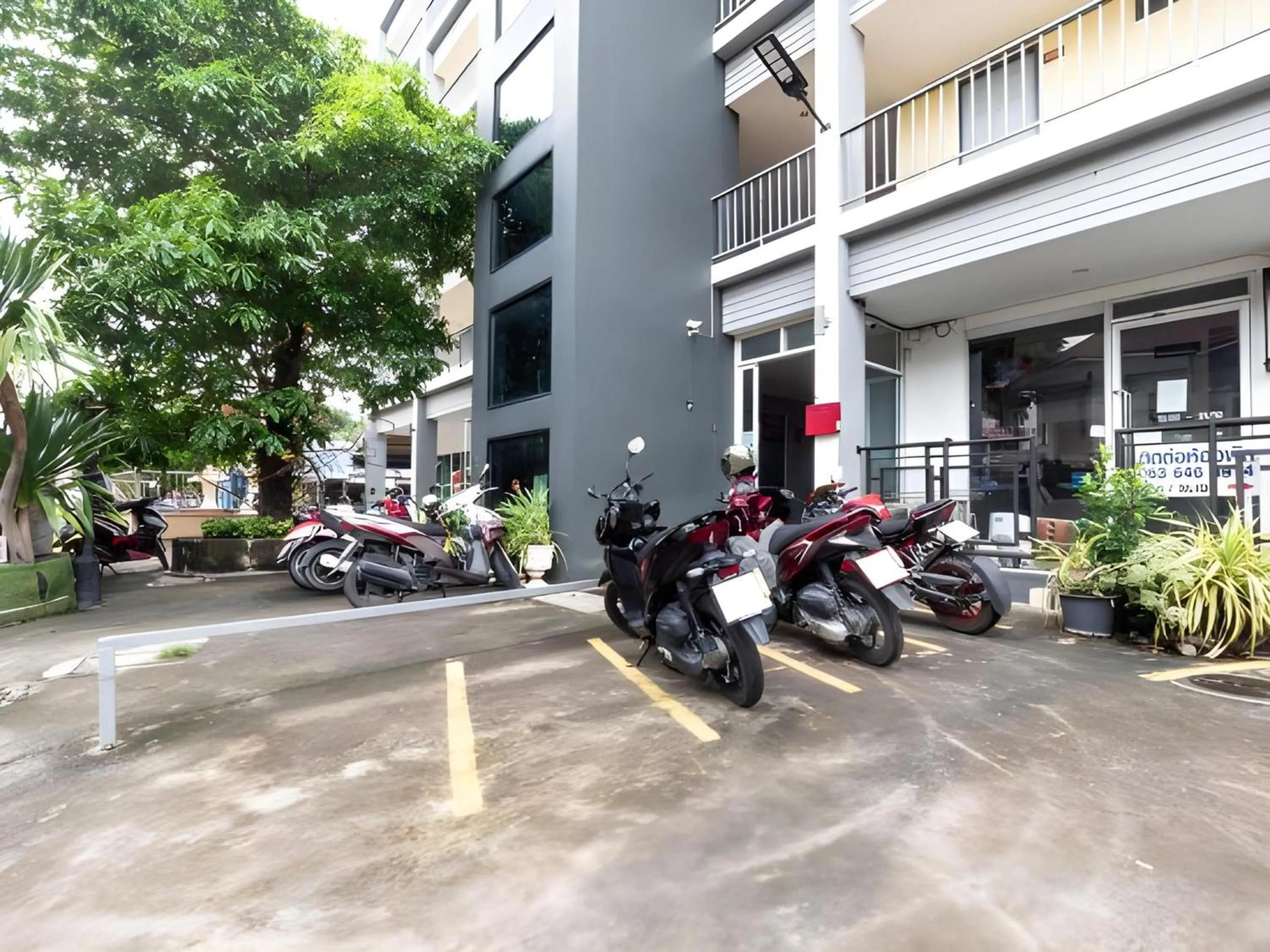 Parking in Capital O 75451 Podstel Hostel Bangkok