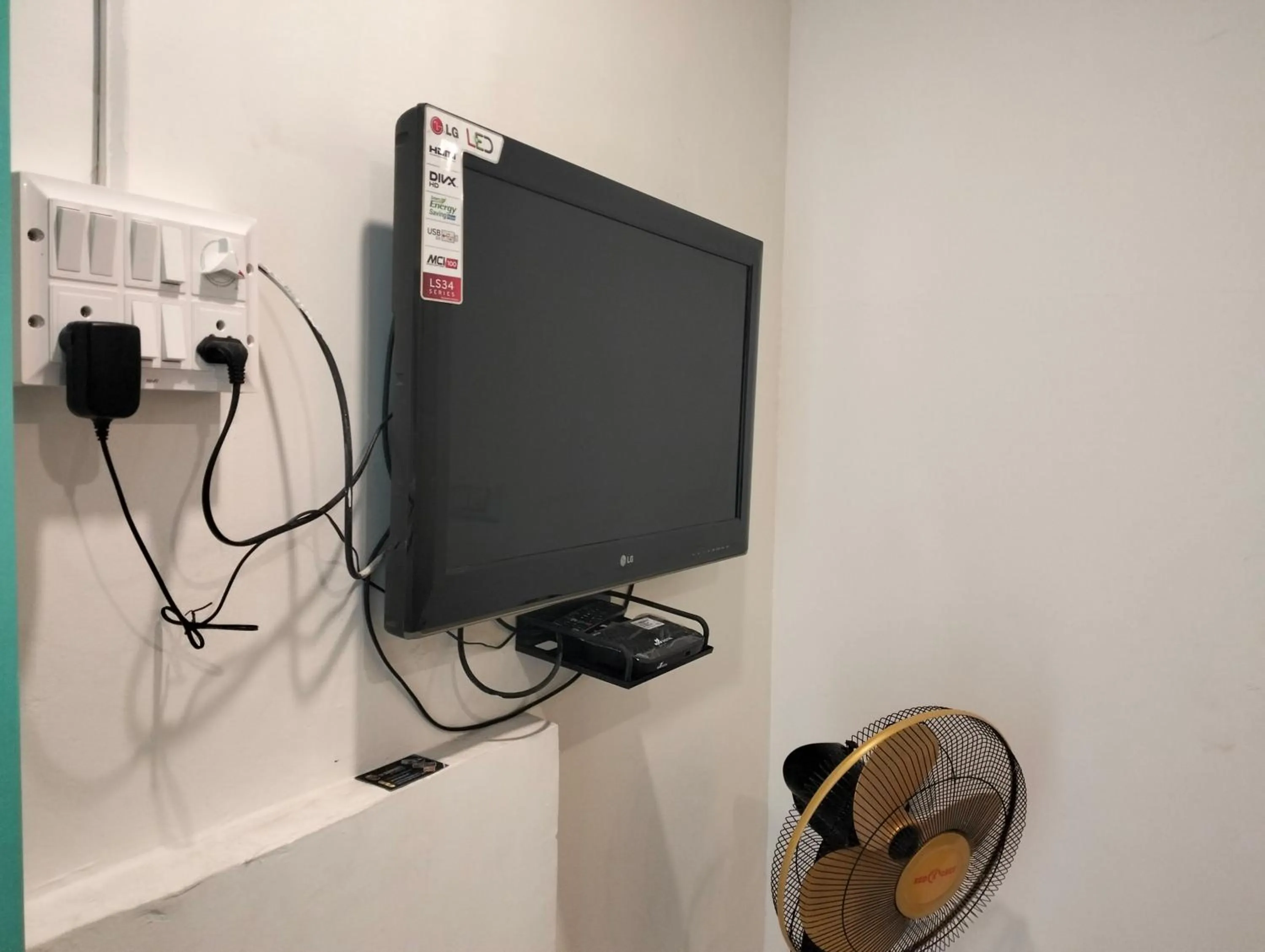 TV and multimedia in Hotel SY Comforts
