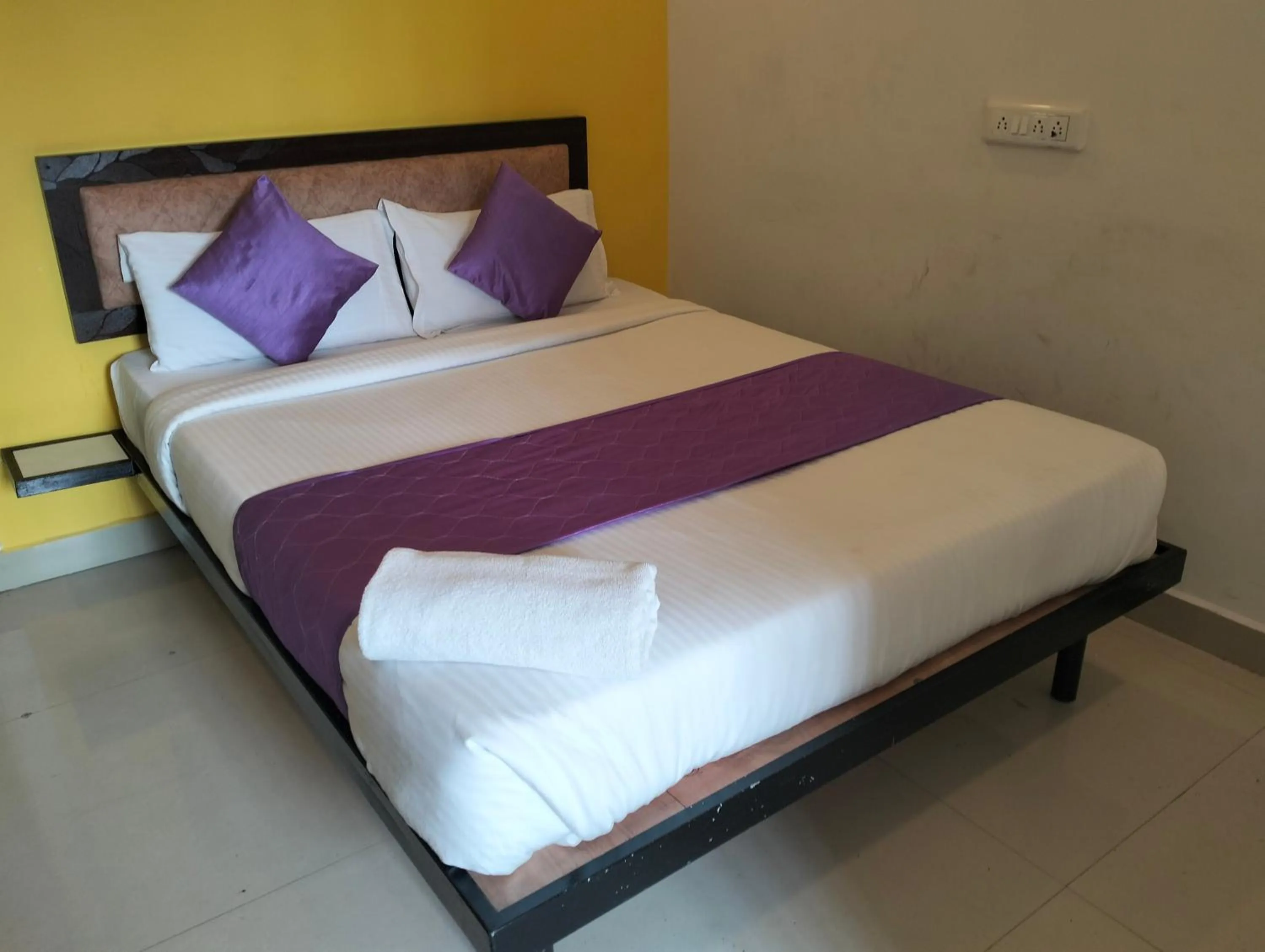Photo of the whole room, Bed in Hotel SY Comforts