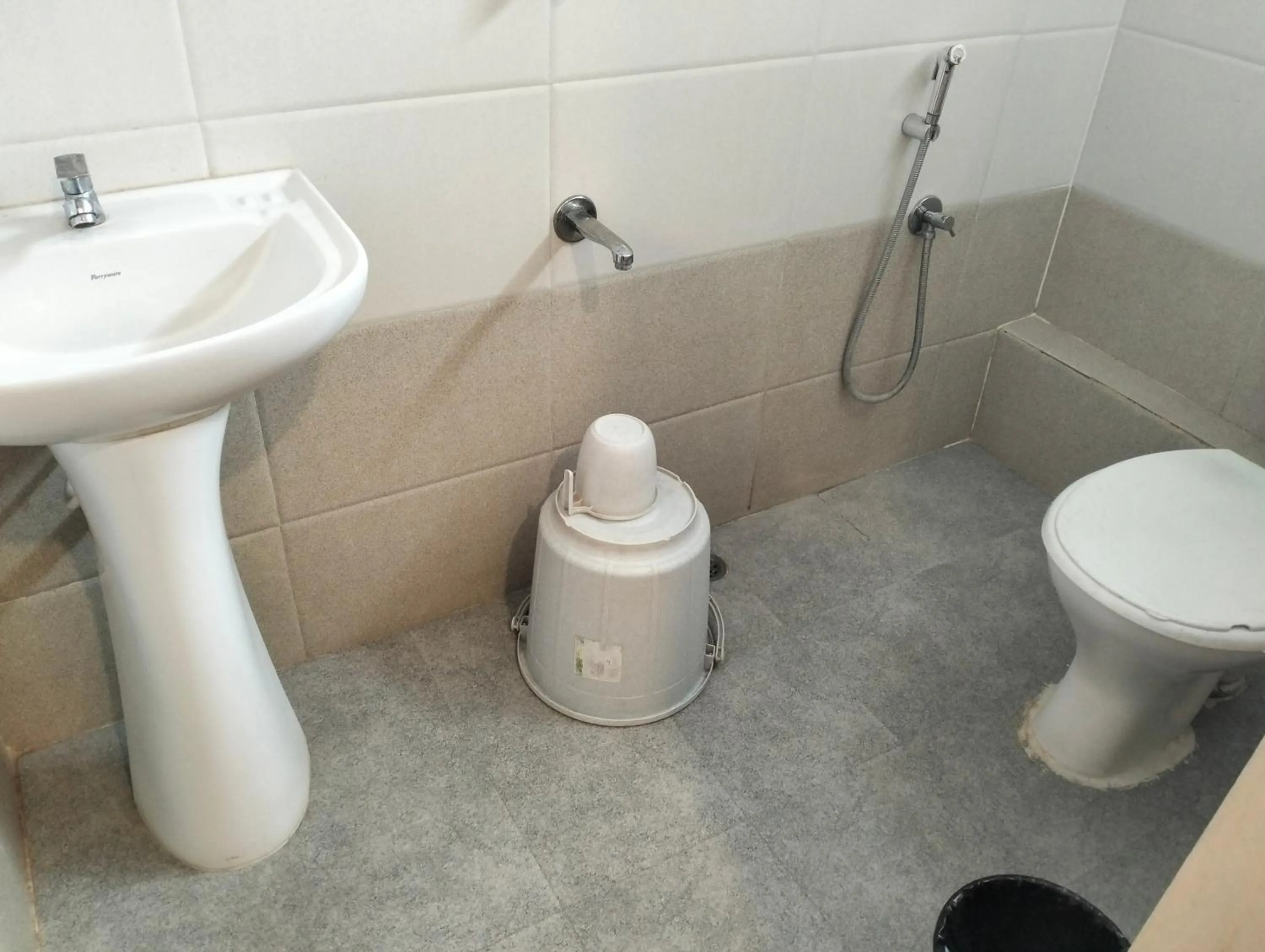 Shower in Hotel SY Comforts