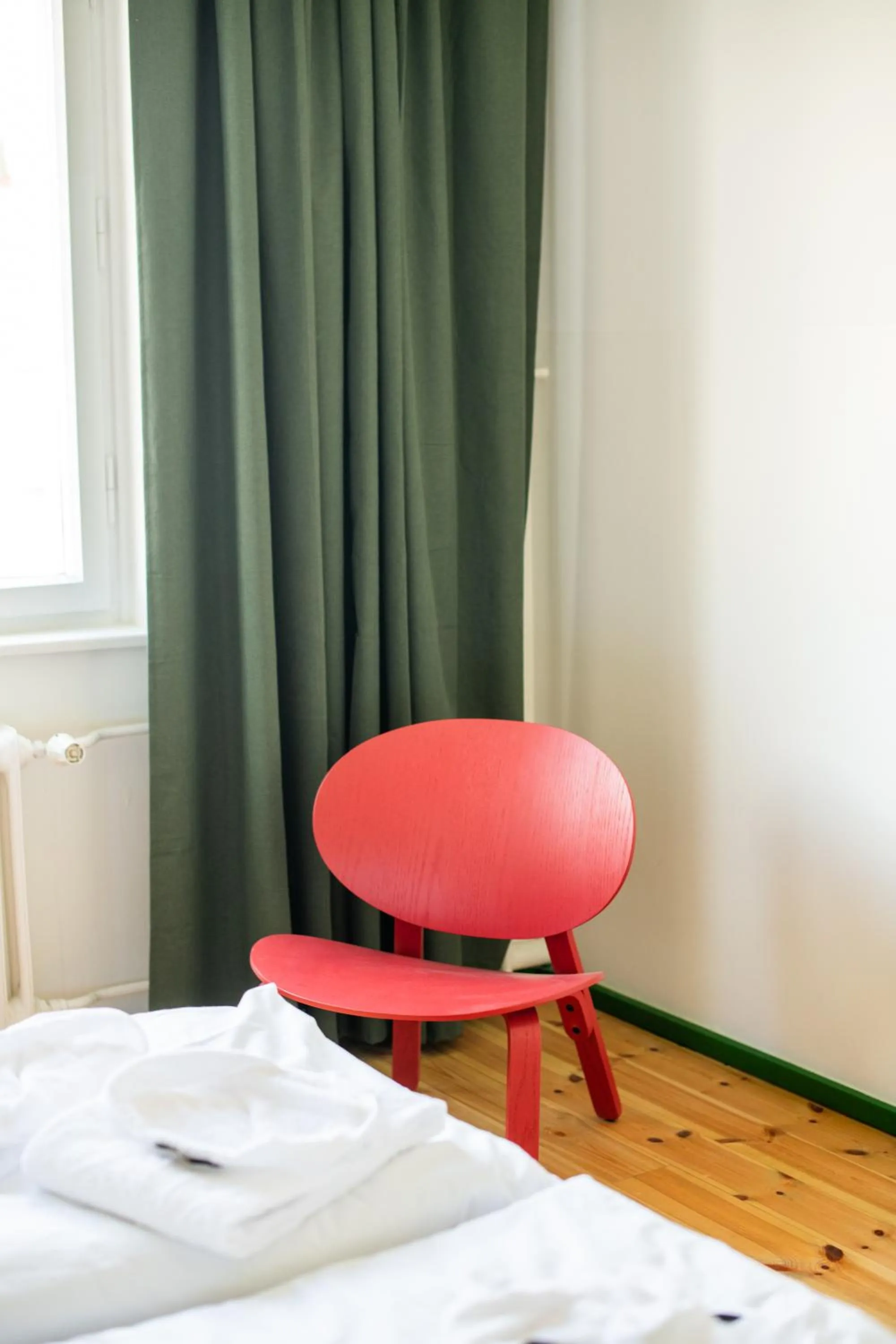 Bedroom, Bed in Flattering - Berlin