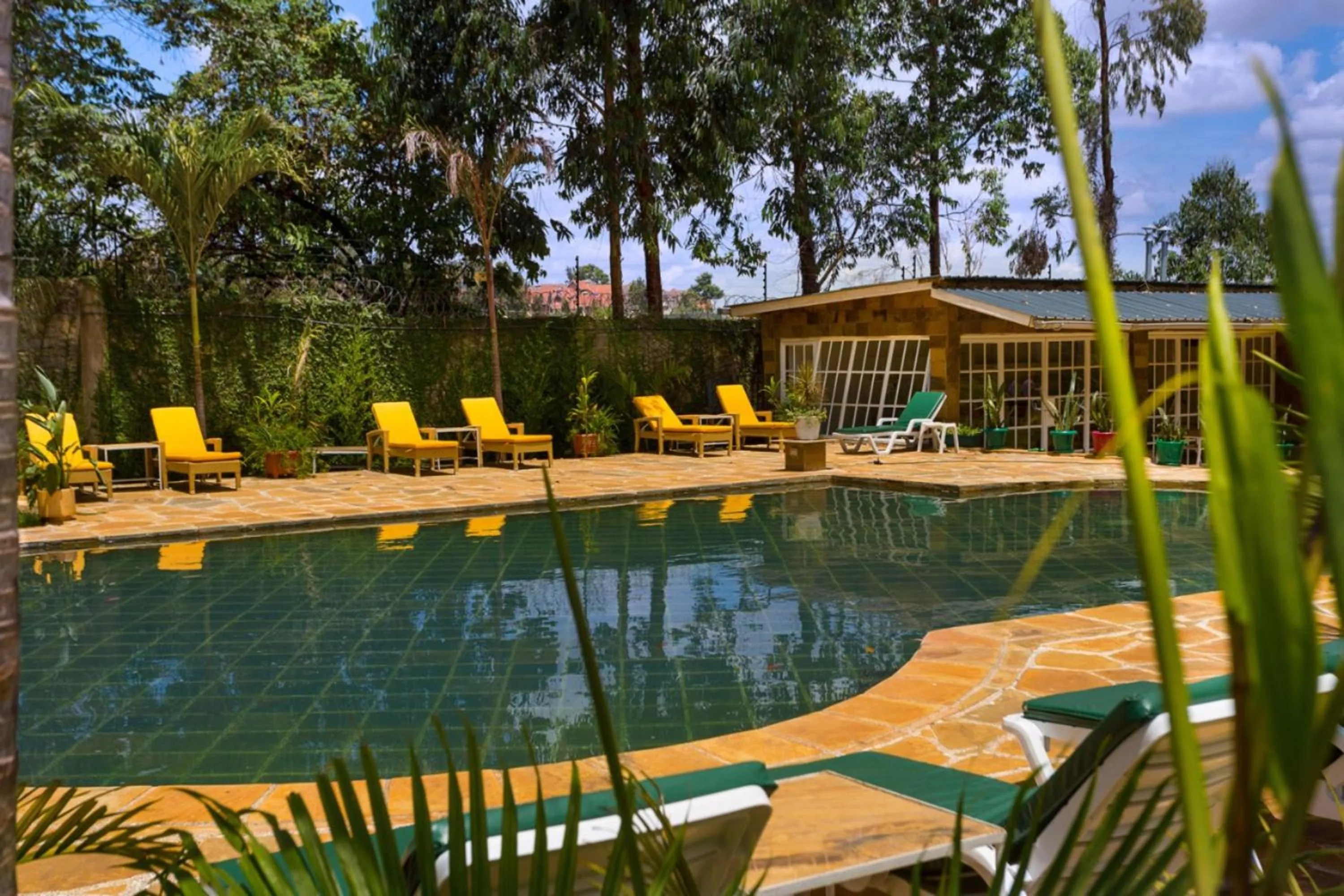 Swimming pool in Tobriana