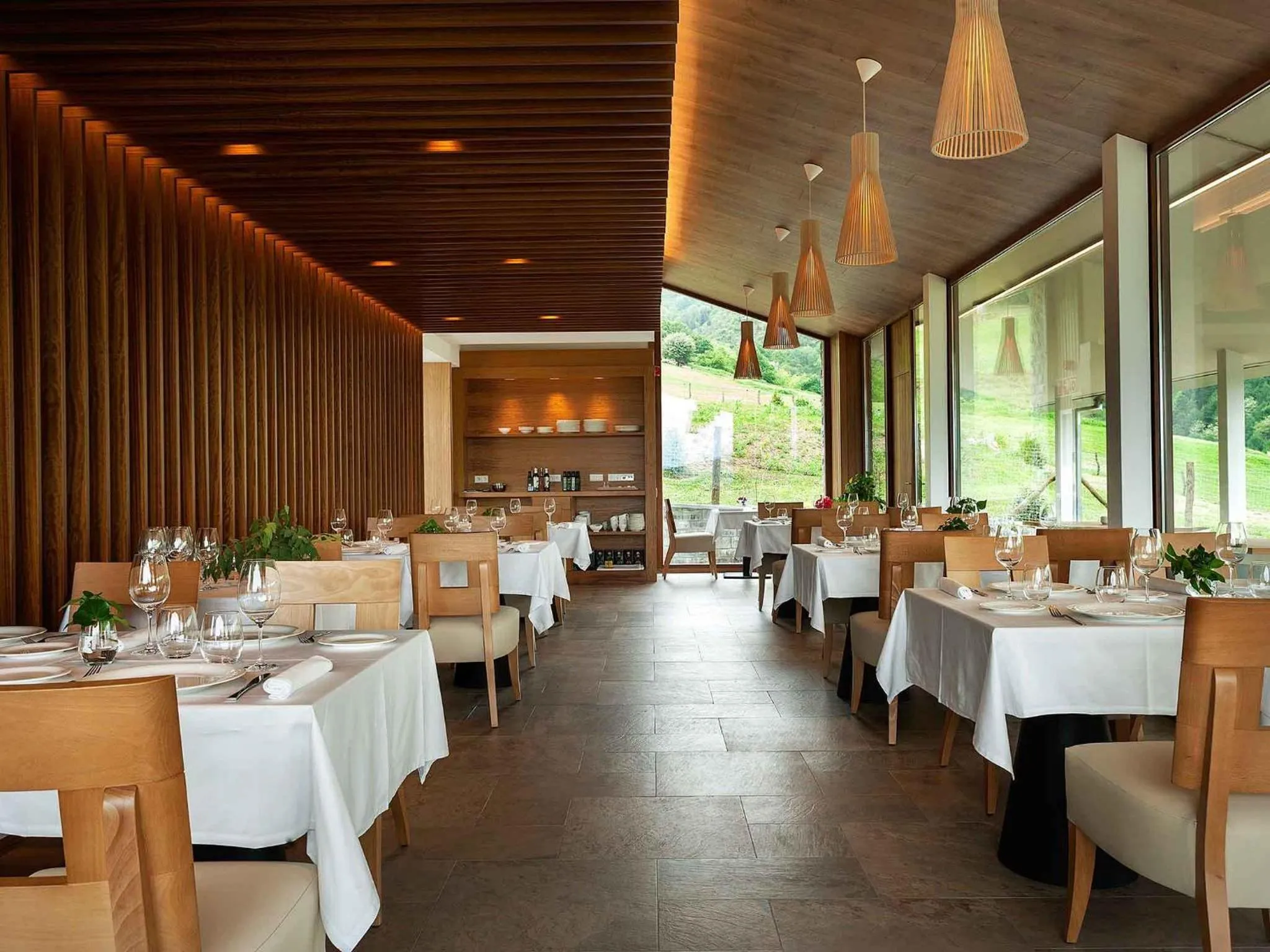 Restaurant/places to eat in Palacio de Yrisarri by IrriSarri Land