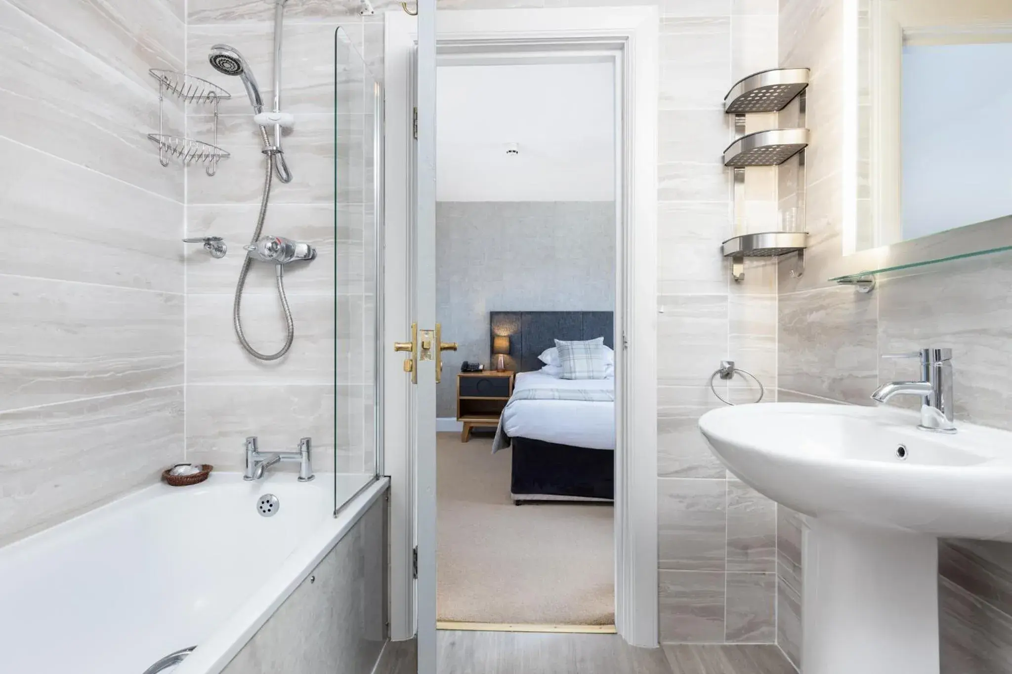 Garden Double or Twin Room (Not Dog-Friendly) in Dornoch Castle Hotel Garden Double or Twin Room (Not Dog-Friendly) in Dornoch Castle Hotel