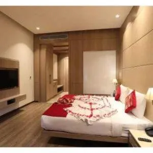 Bedroom, Bed in Tivoli Garden Resort