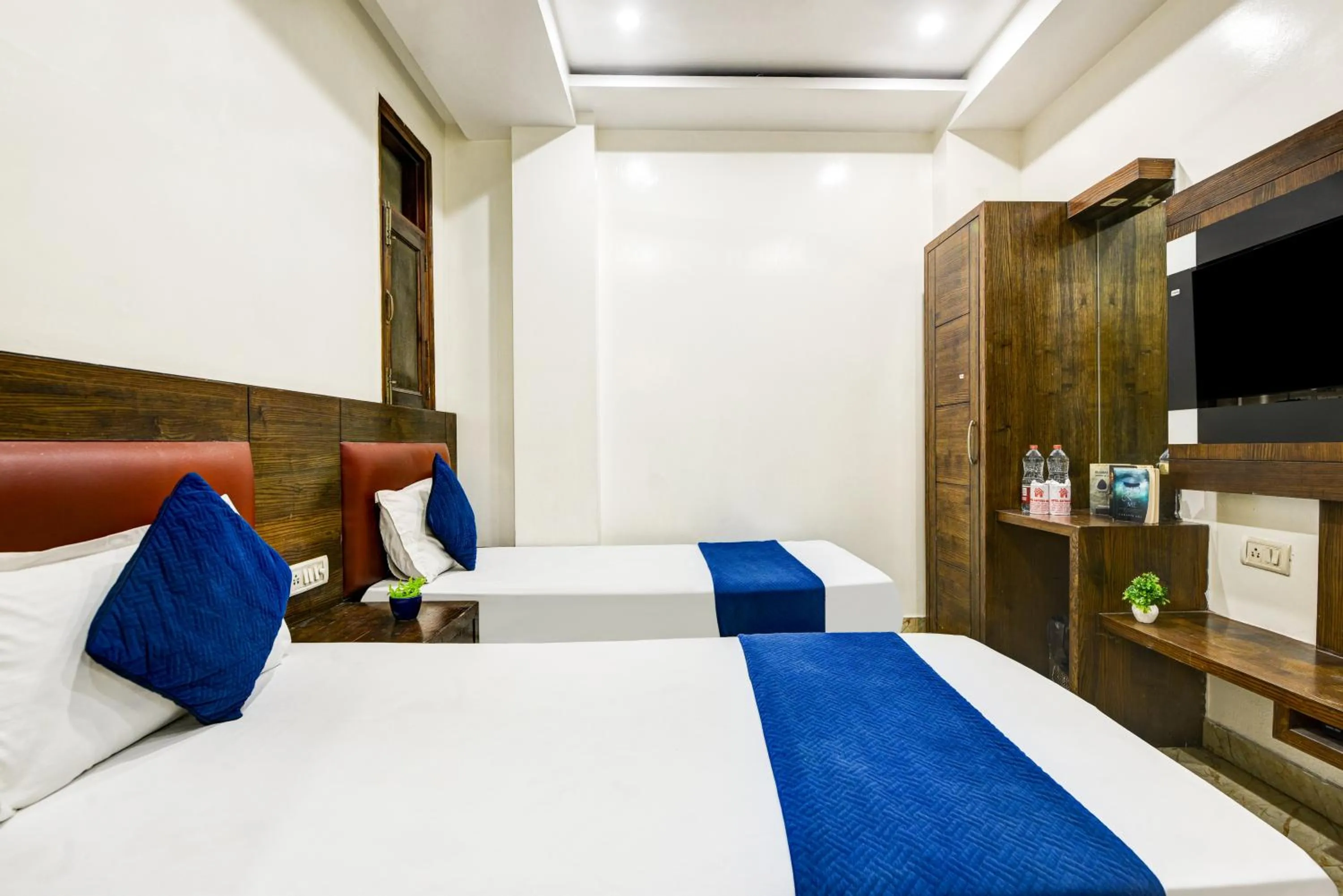 Hotel Saffron Inn