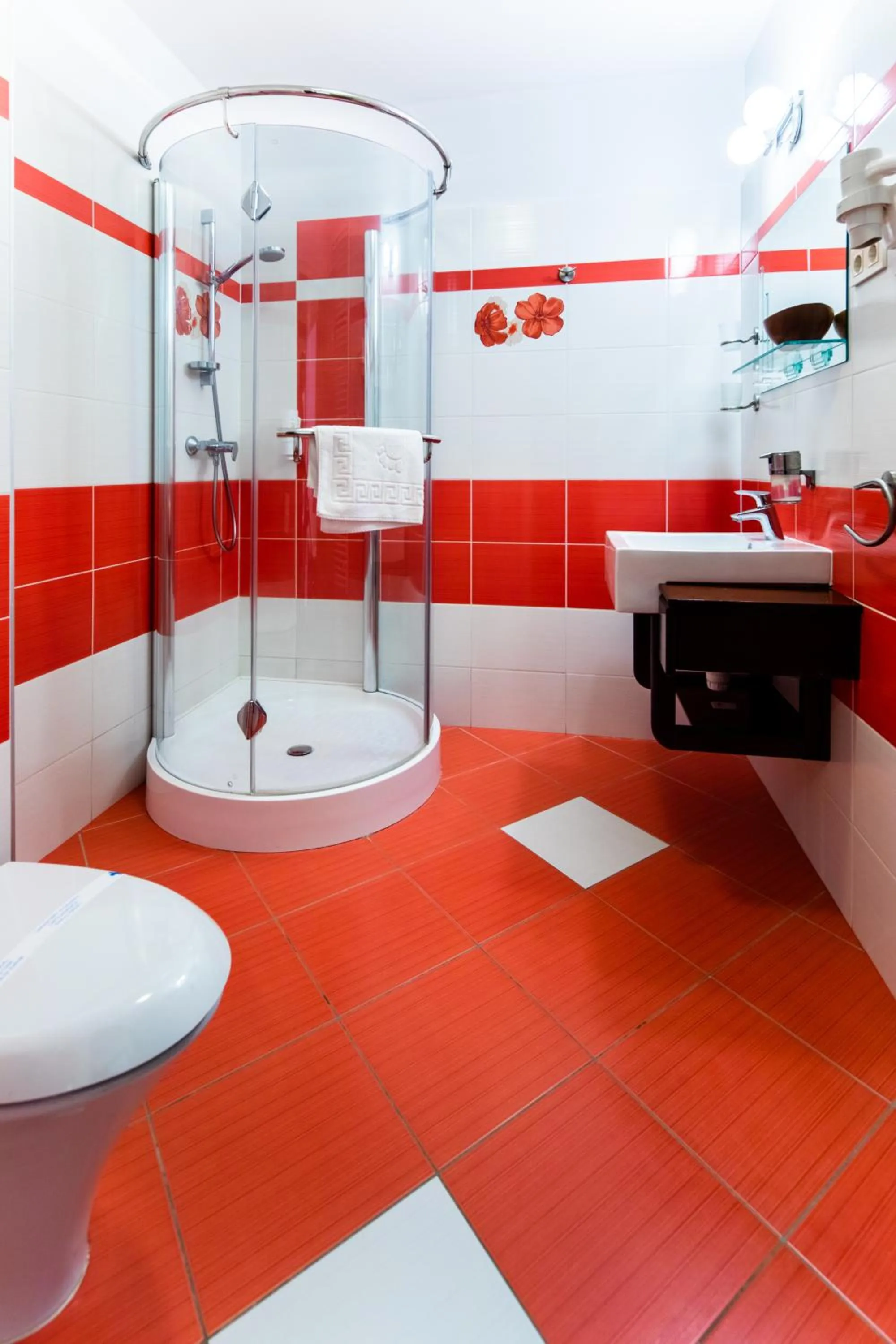 Shower in Hotel Vécsecity