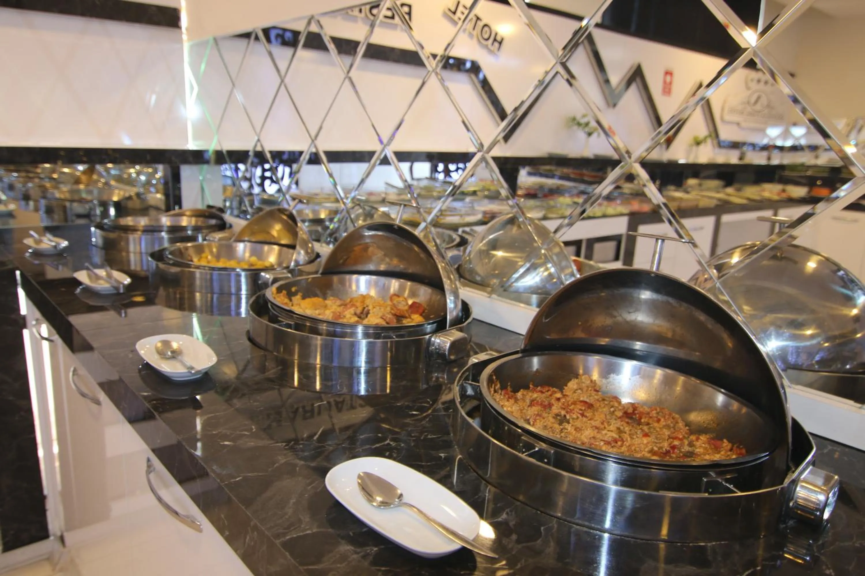 Restaurant/places to eat in Anatolia Park Hotel