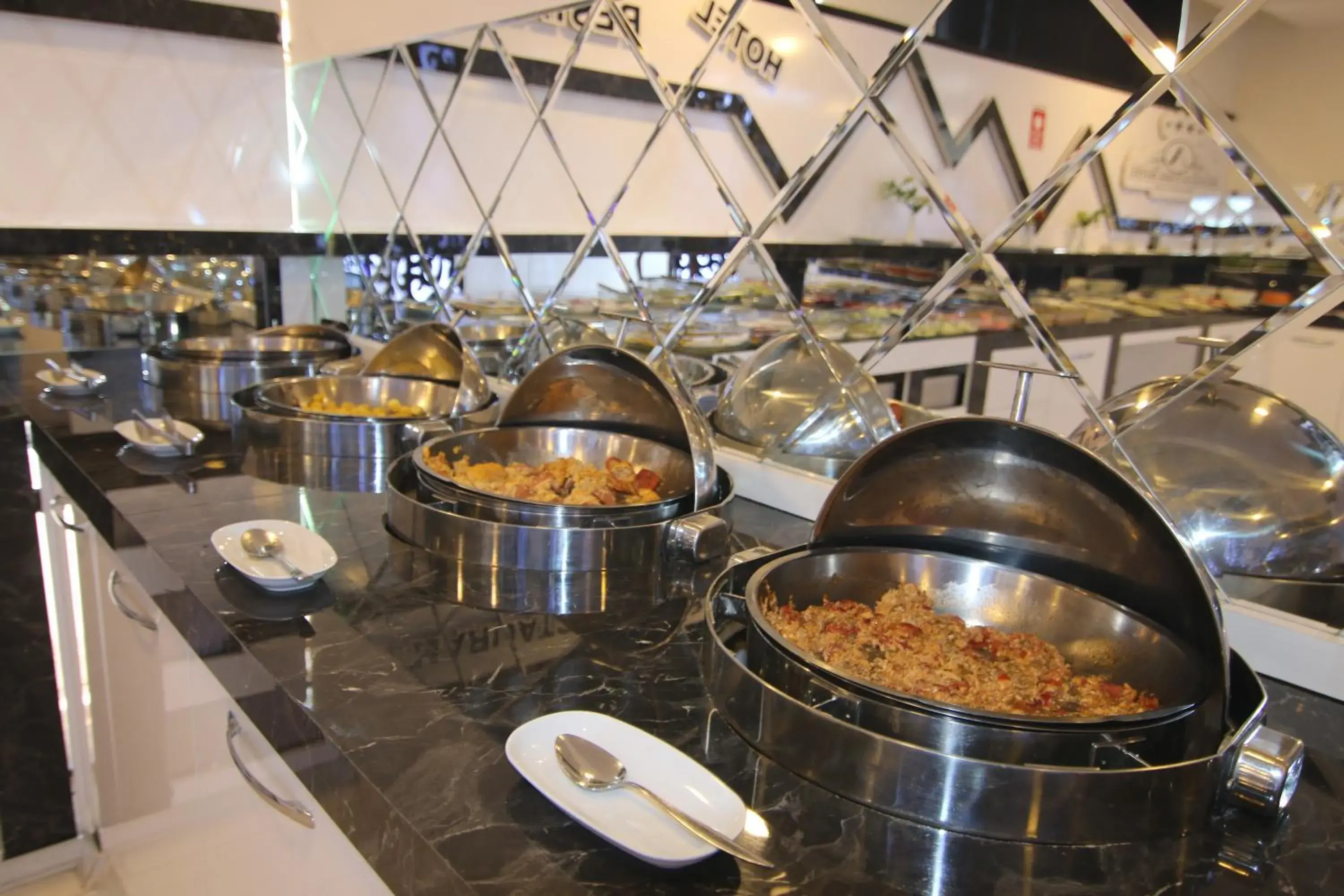 Restaurant/places to eat in Anatolia Park Hotel Restaurant/places to eat in Anatolia Park Hotel