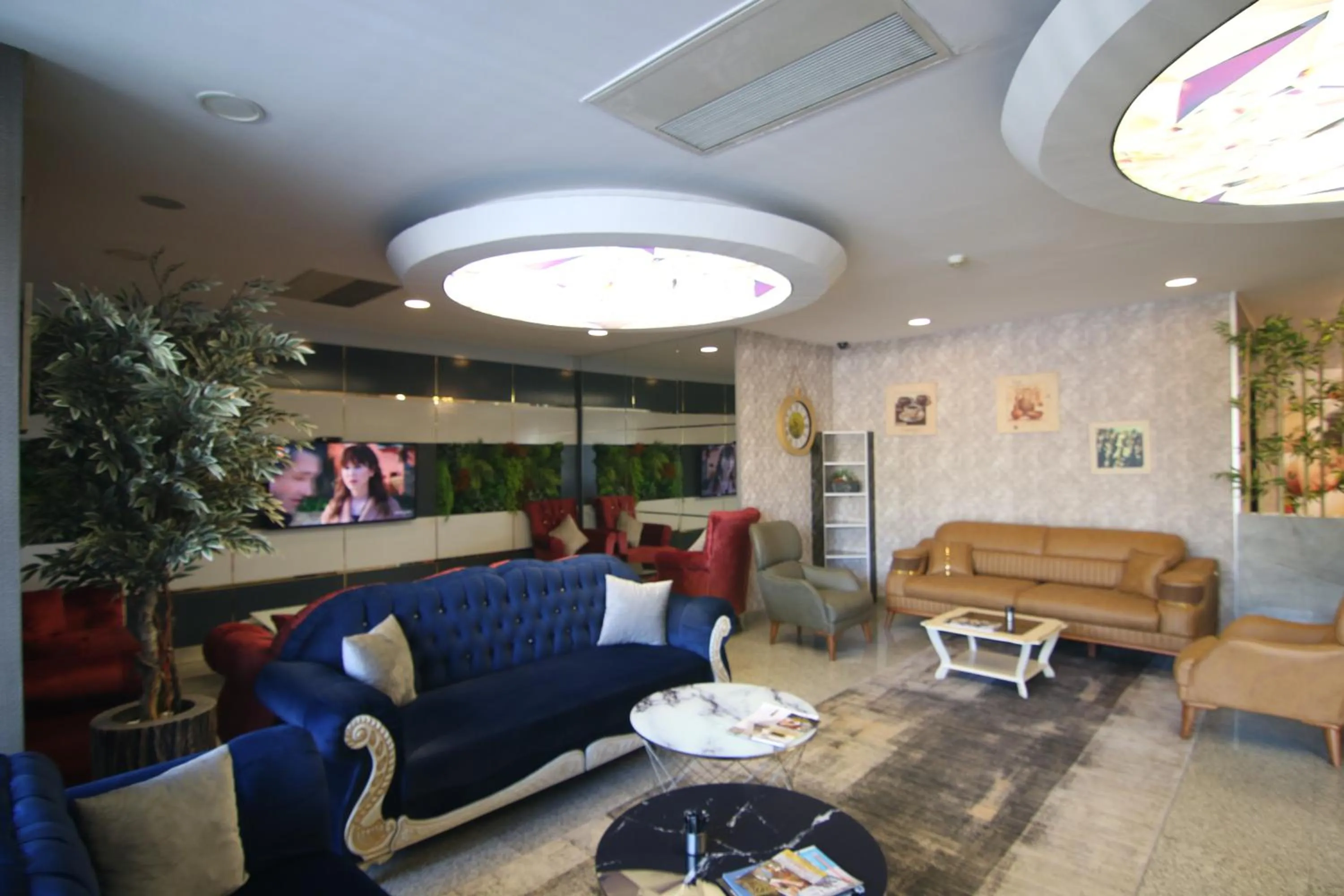 Communal lounge/ TV room in Anatolia Park Hotel
