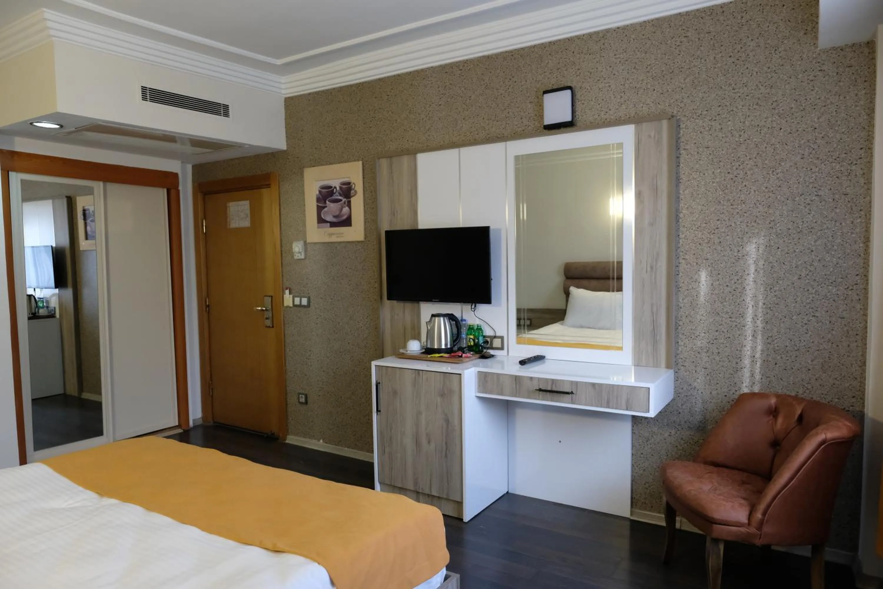 TV and multimedia, Bed in Anatolia Park Hotel