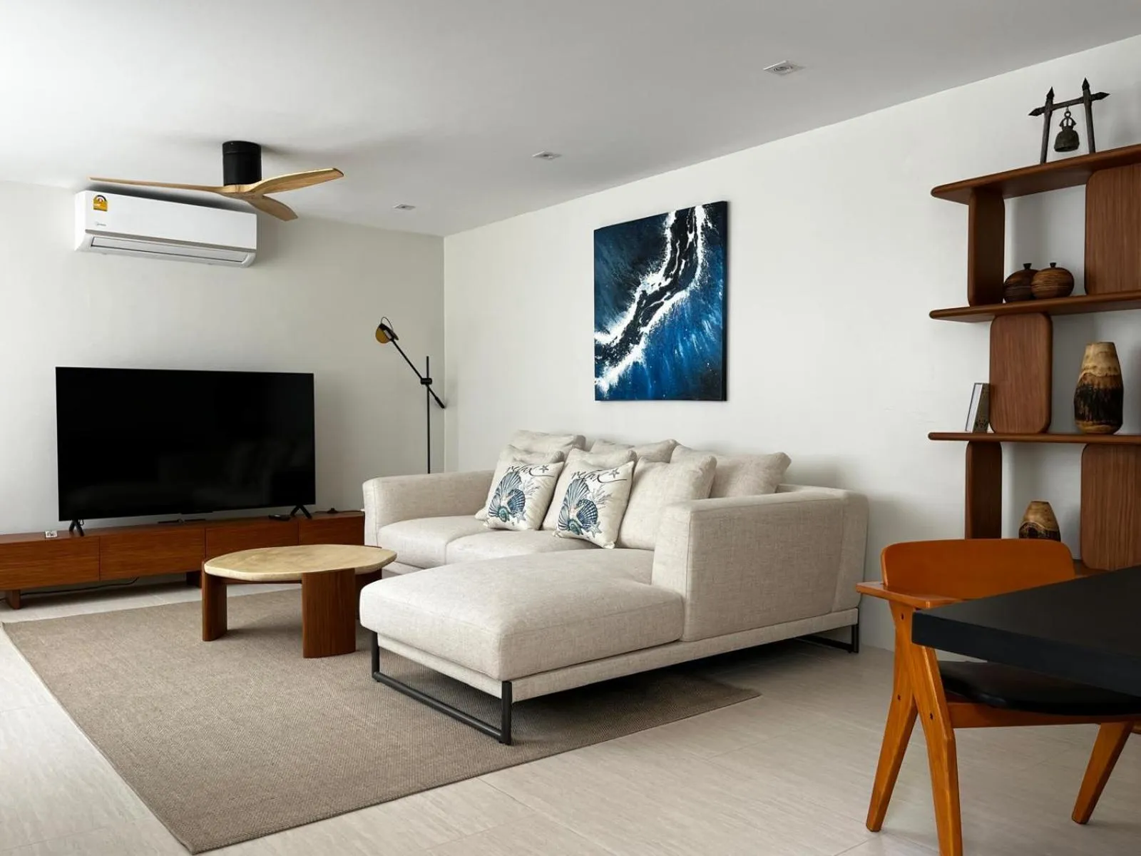 TV and multimedia in Baan Bophut Beach Hotel Samui - SHA Extra Plus