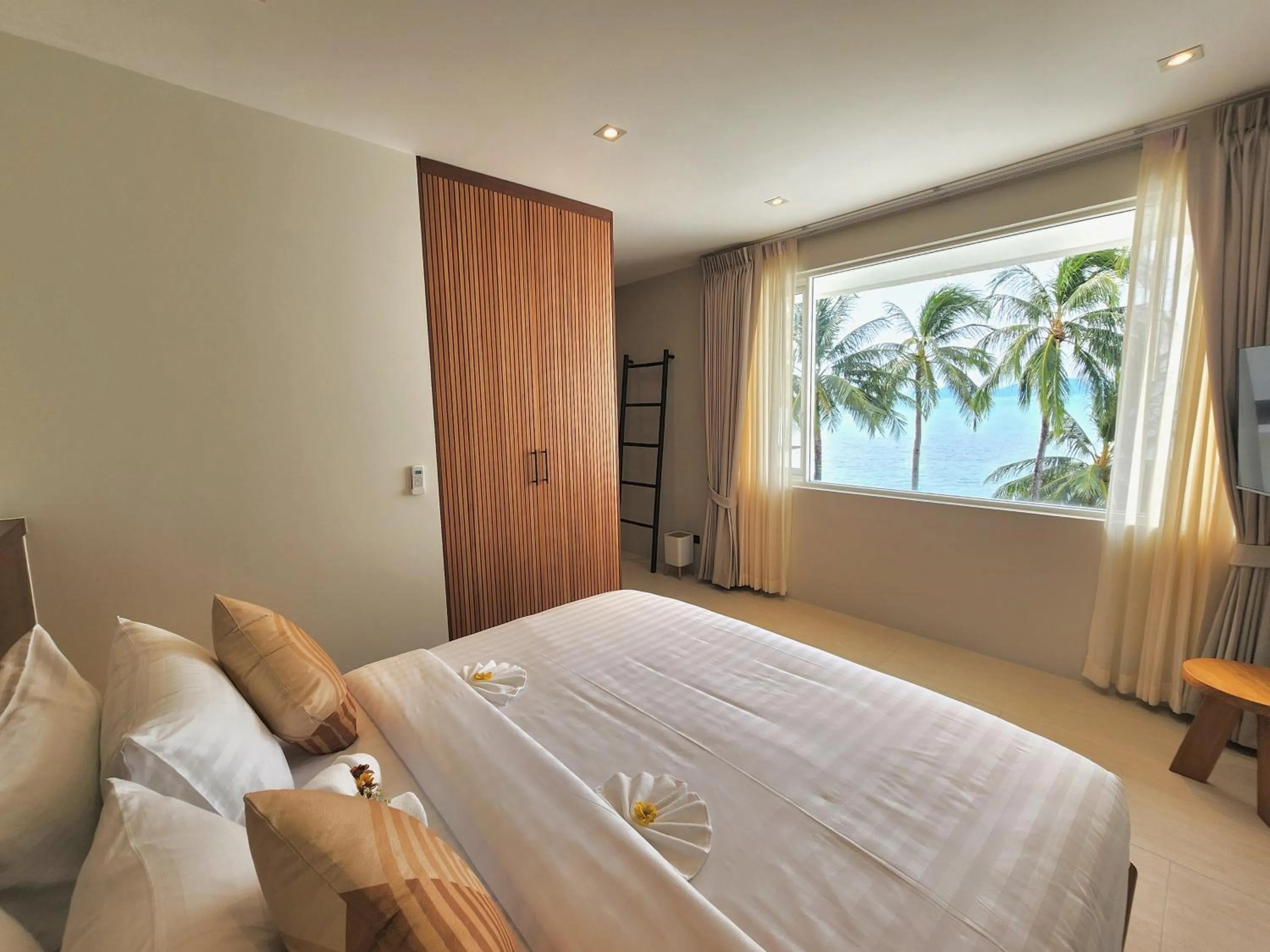 Bed in Baan Bophut Beach Hotel Samui - SHA Extra Plus