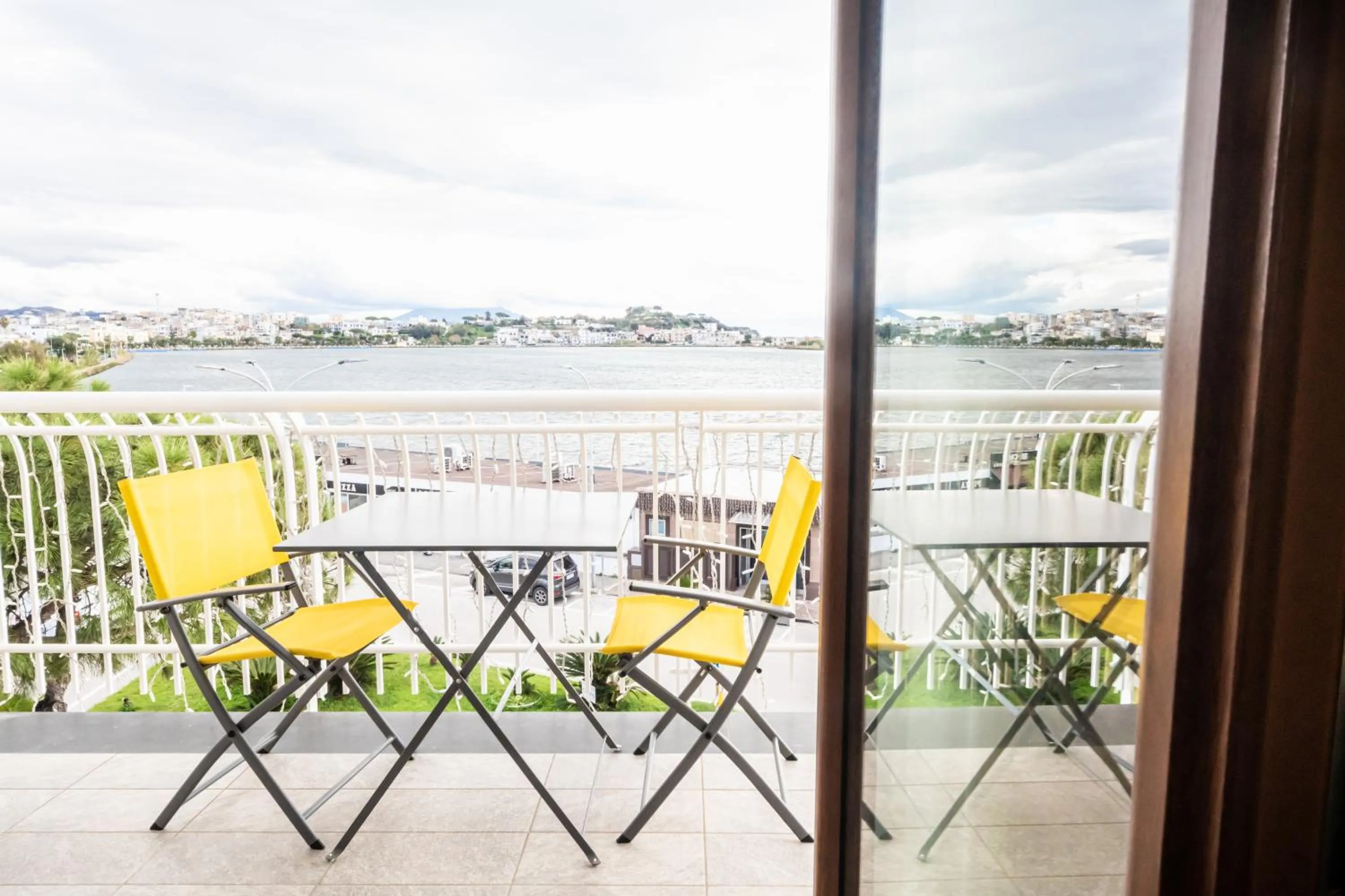 Natural landscape in HAPPYROOMS