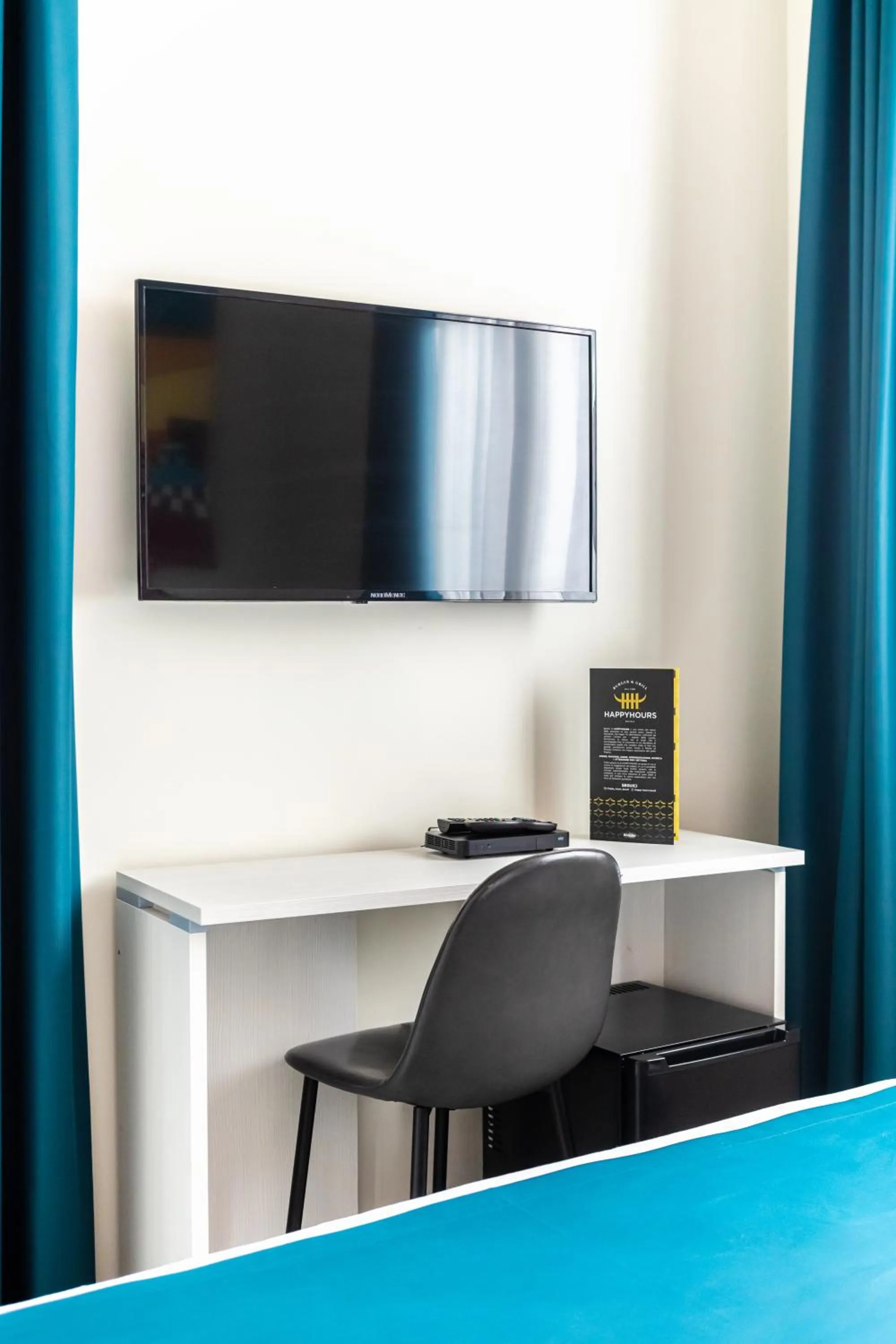 Communal lounge/ TV room in HAPPYROOMS