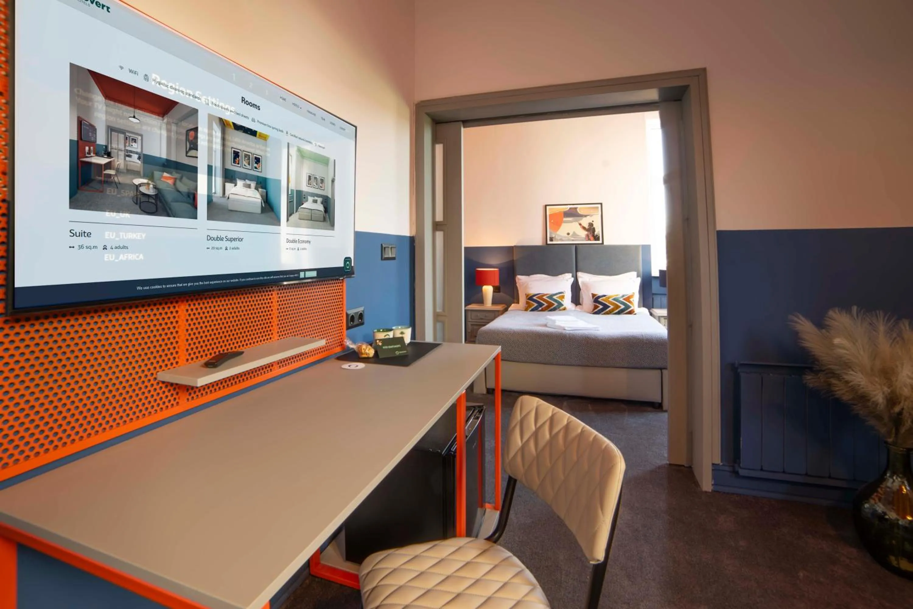 Living room, Bed in Maria Luisa by INTROVERT HOTELS