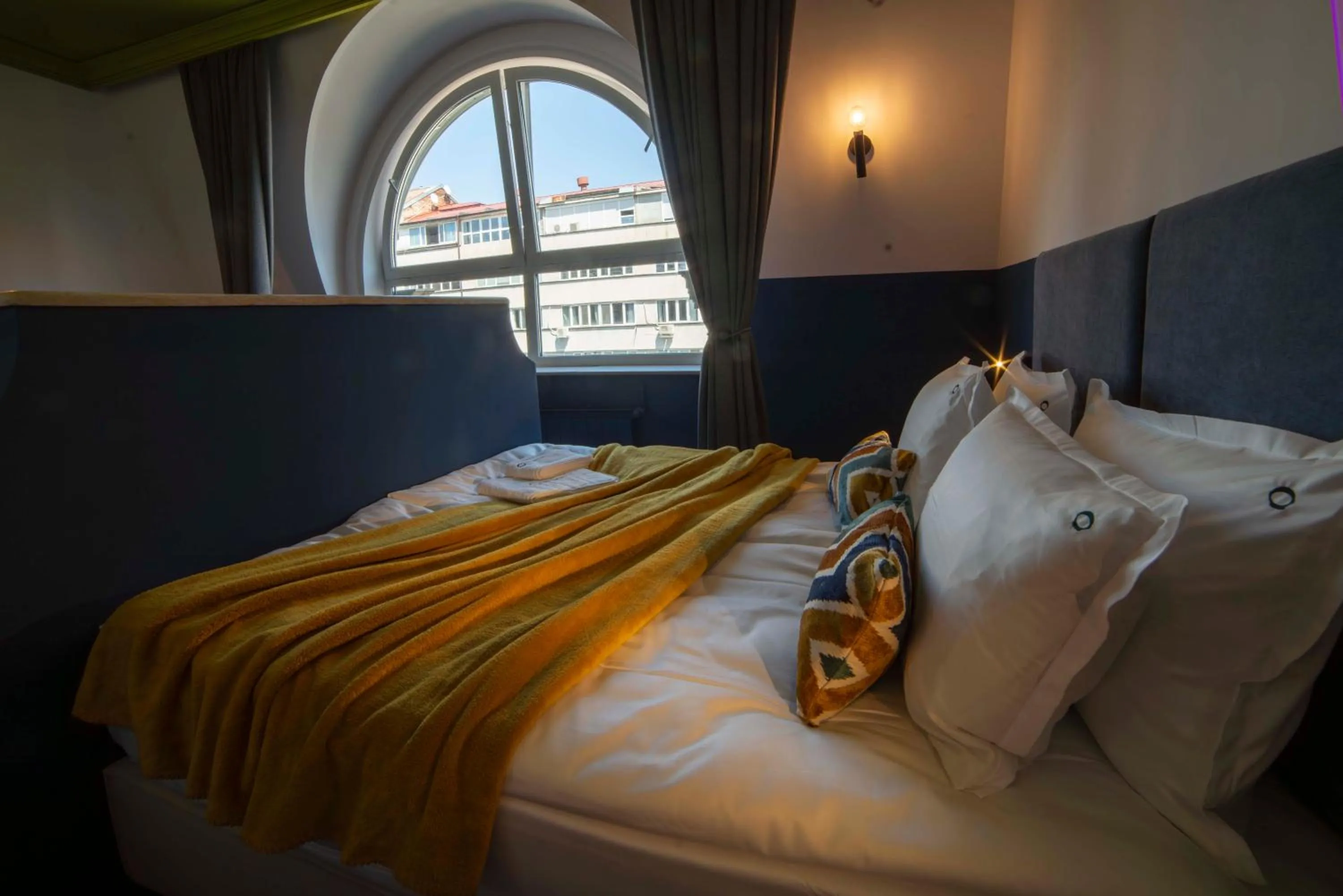 Bed in Maria Luisa by INTROVERT HOTELS