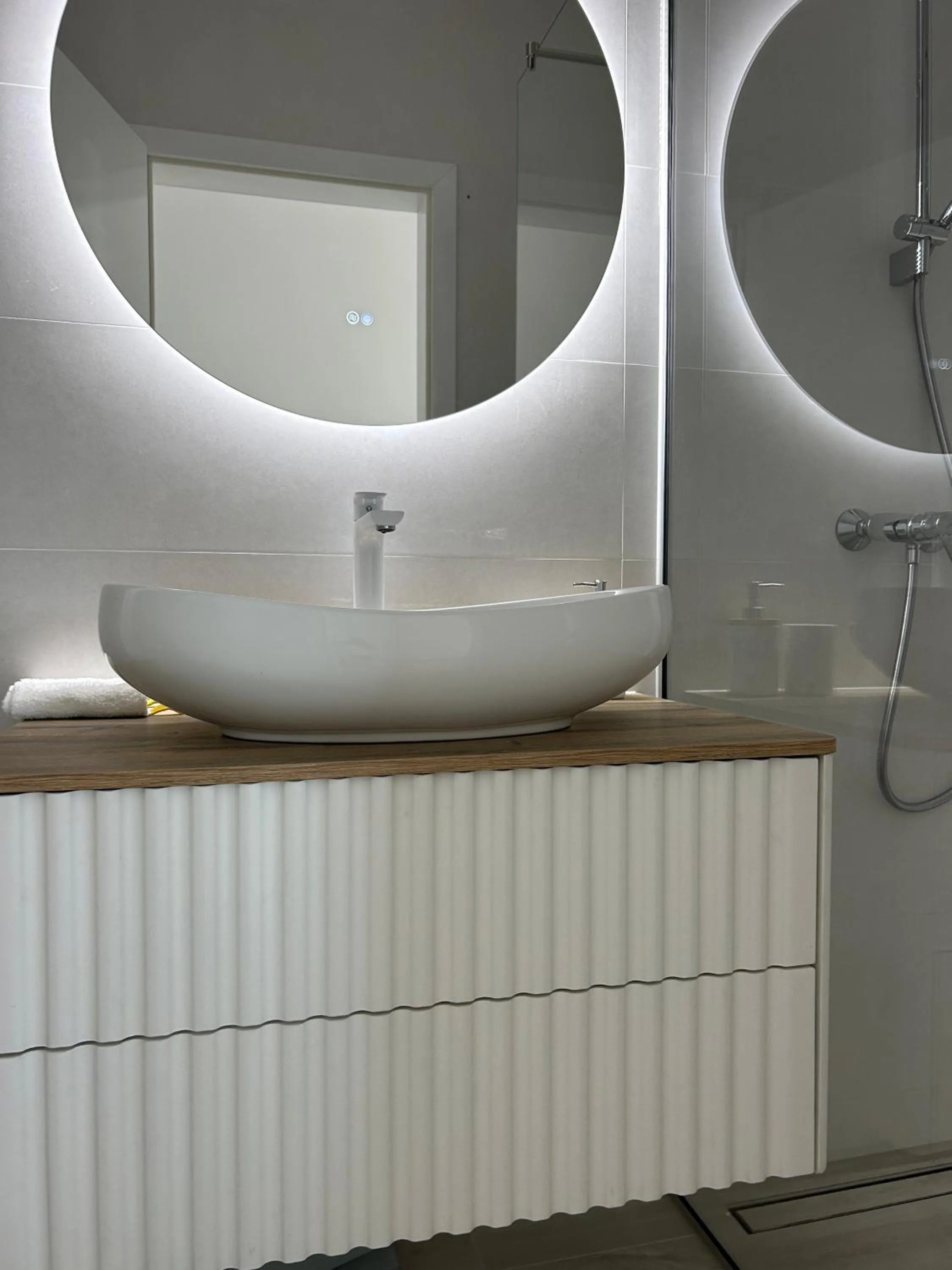 Bathroom in Aurus 2