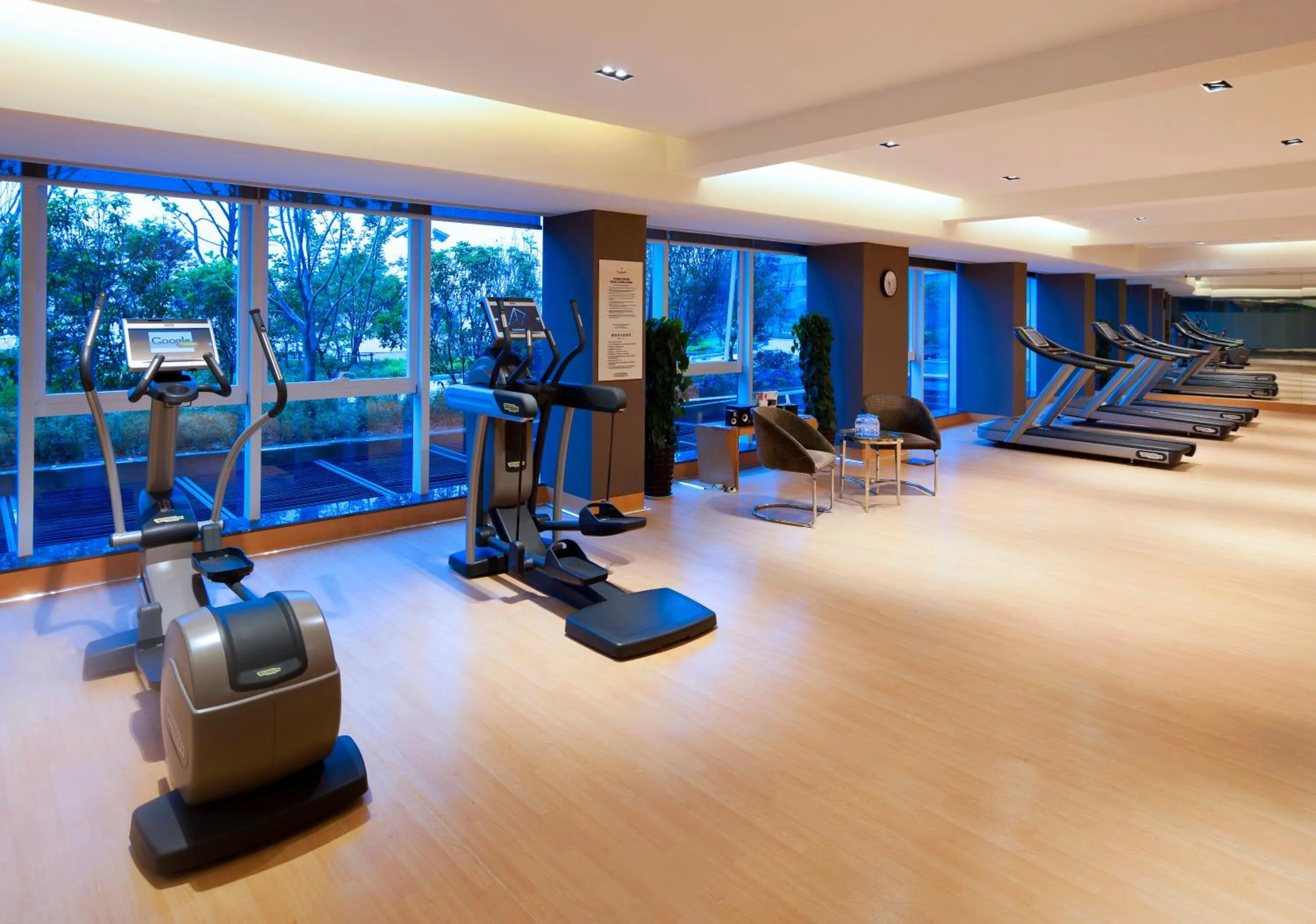 Fitness centre/facilities in Wingtech Hotel