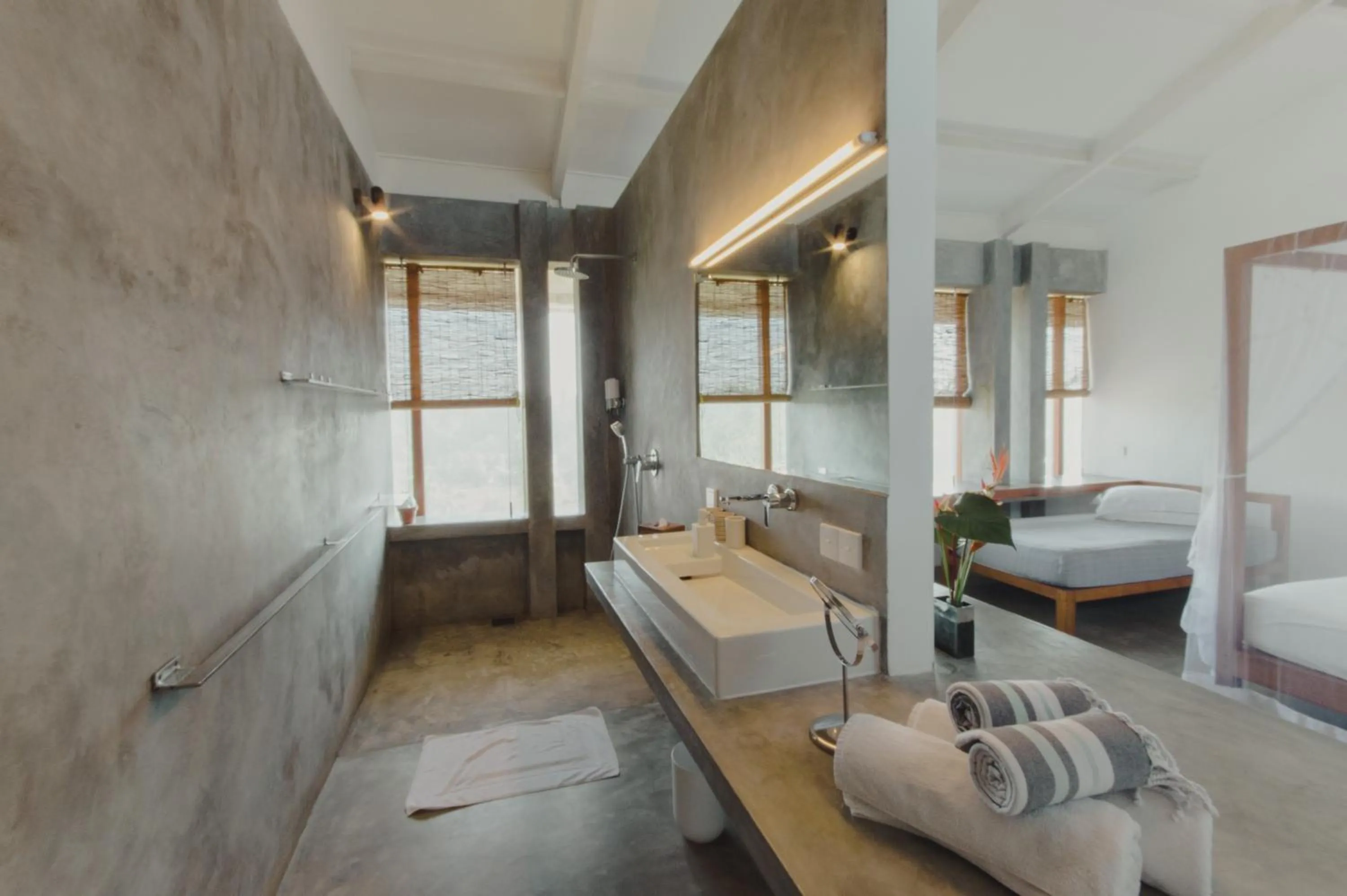 Bathroom, Bed in Villa Amma Erna - Galle