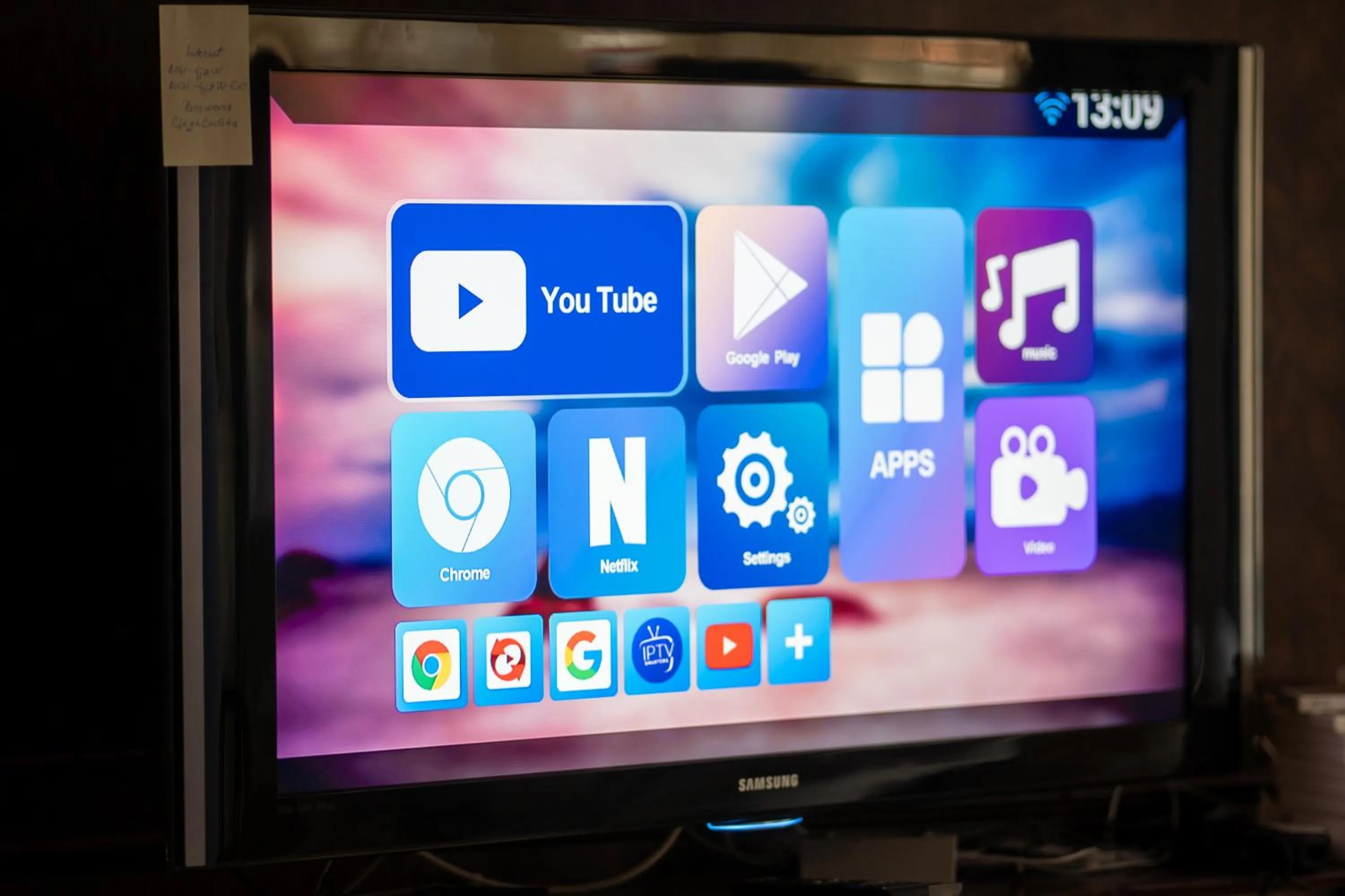 Communal lounge/ TV room in Luxuria Central Villa Bucharest