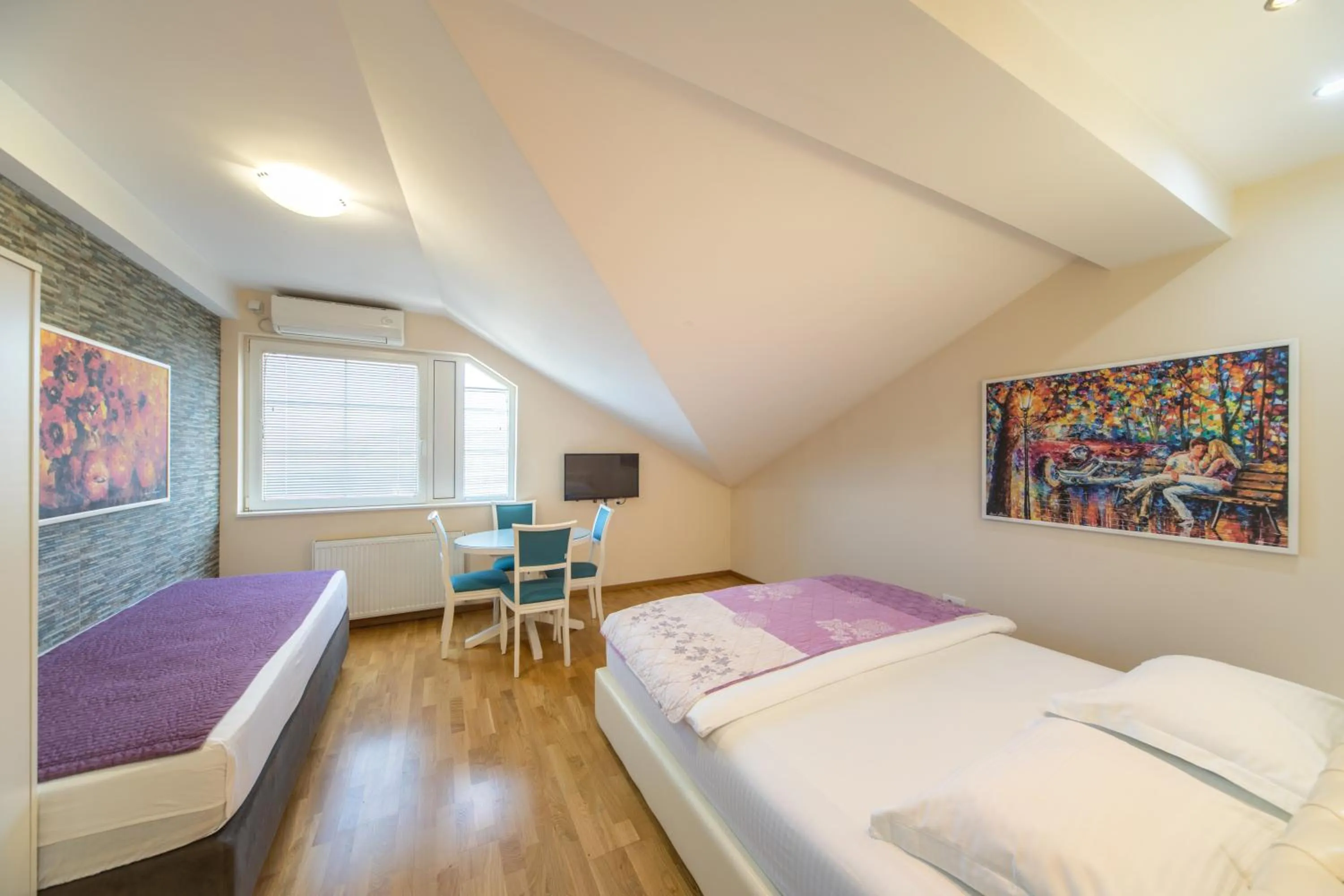 Bed in F Apartmani Kragujevac