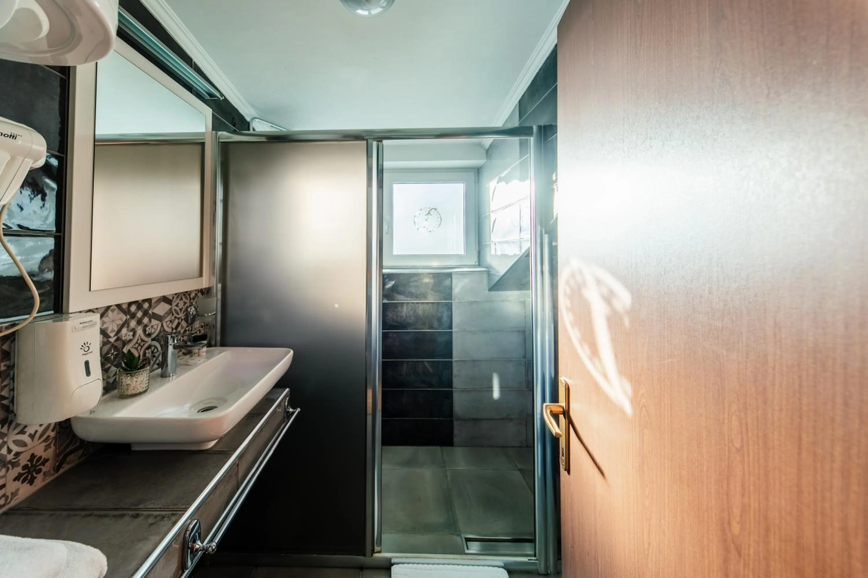 Shower in F Apartmani Kragujevac