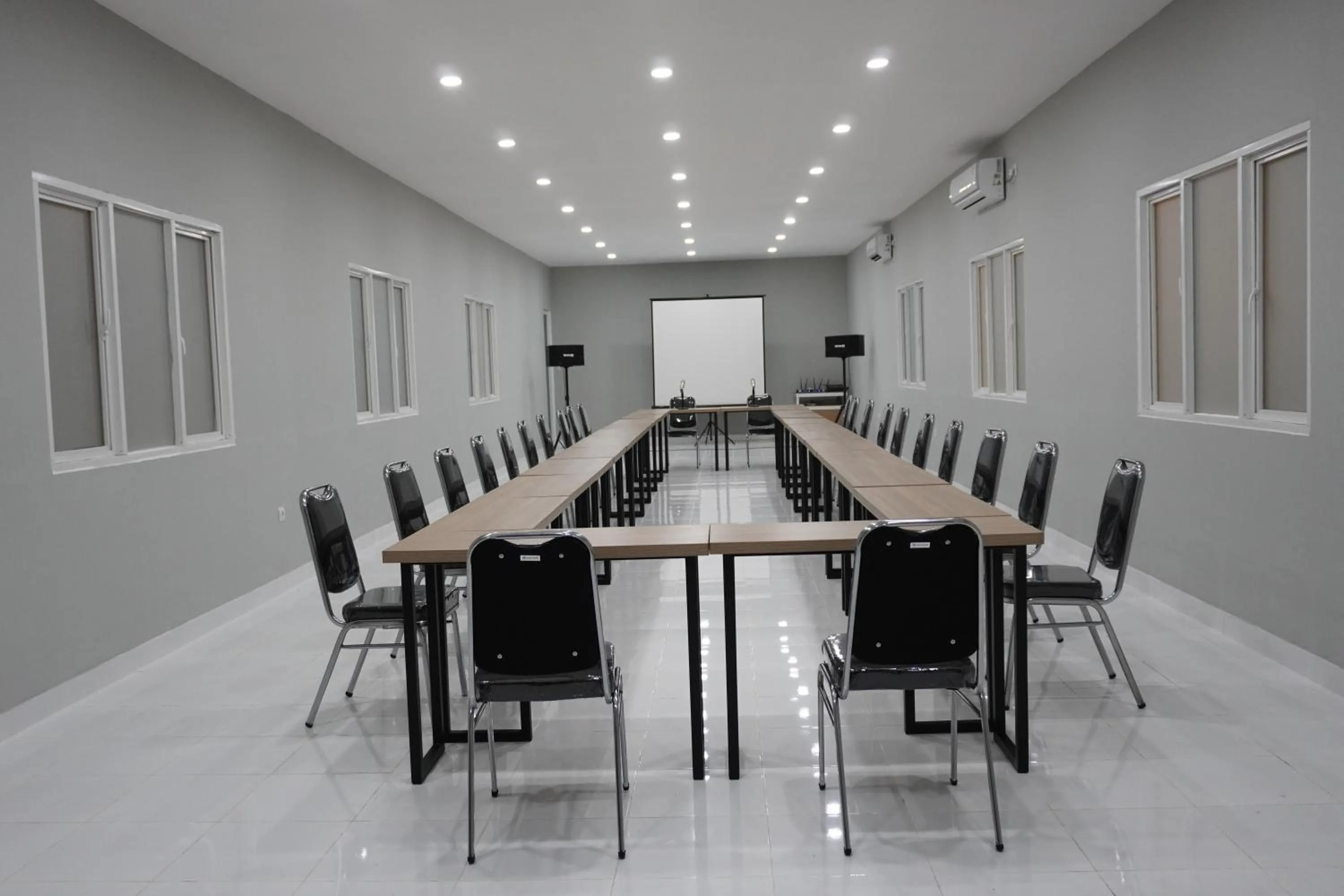 Meeting/conference room in Hotel Luansa Klui