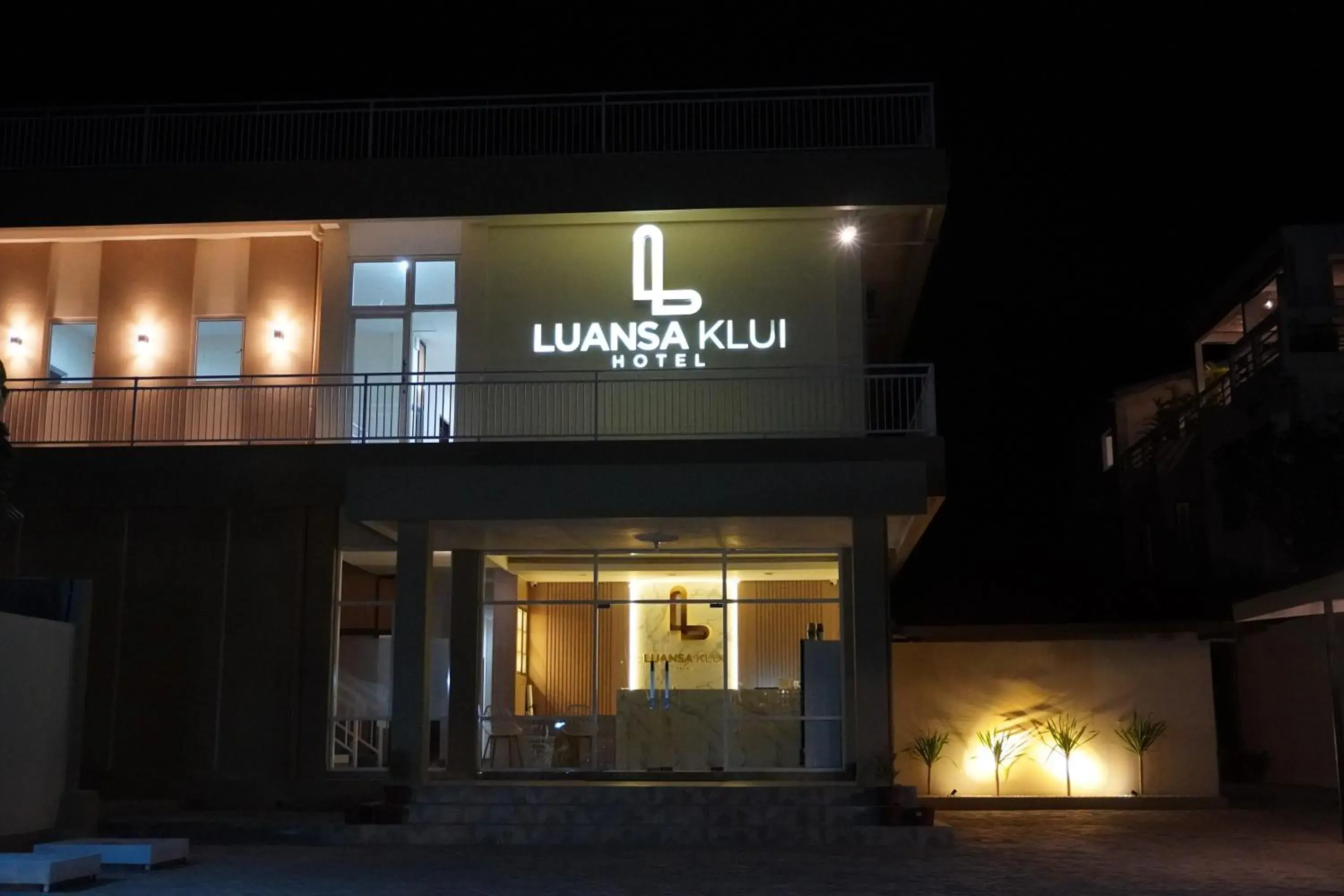Property building in Hotel Luansa Klui Property building in Hotel Luansa Klui