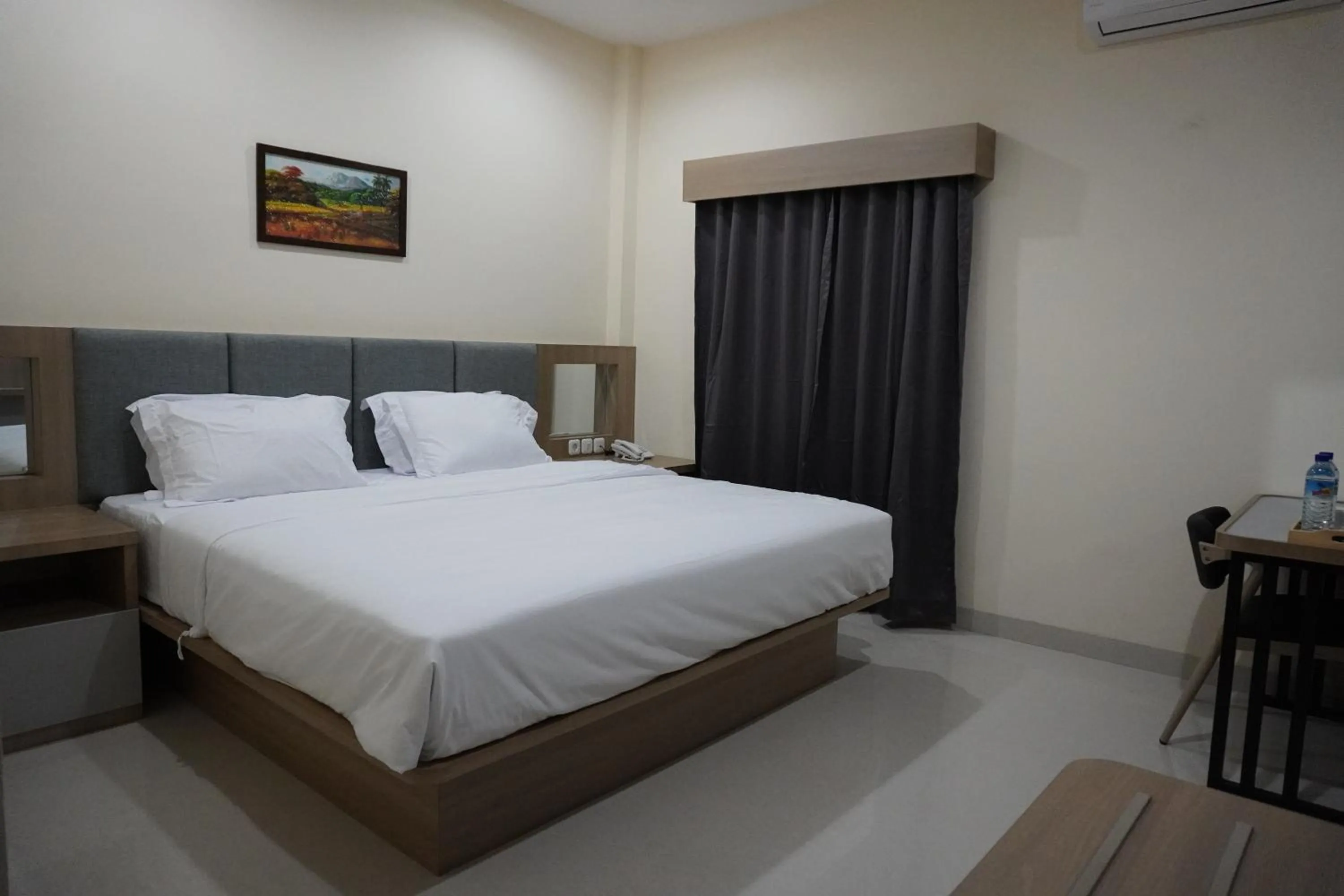 Bedroom, Bed in Hotel Luansa Klui