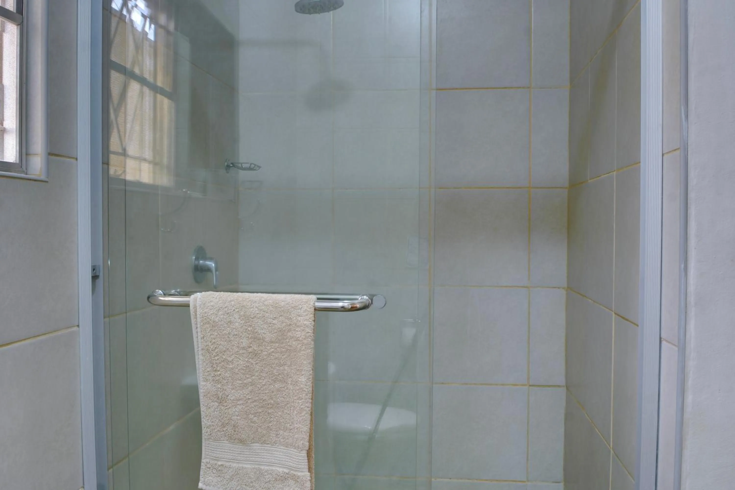 Shower in Oppi Plaas