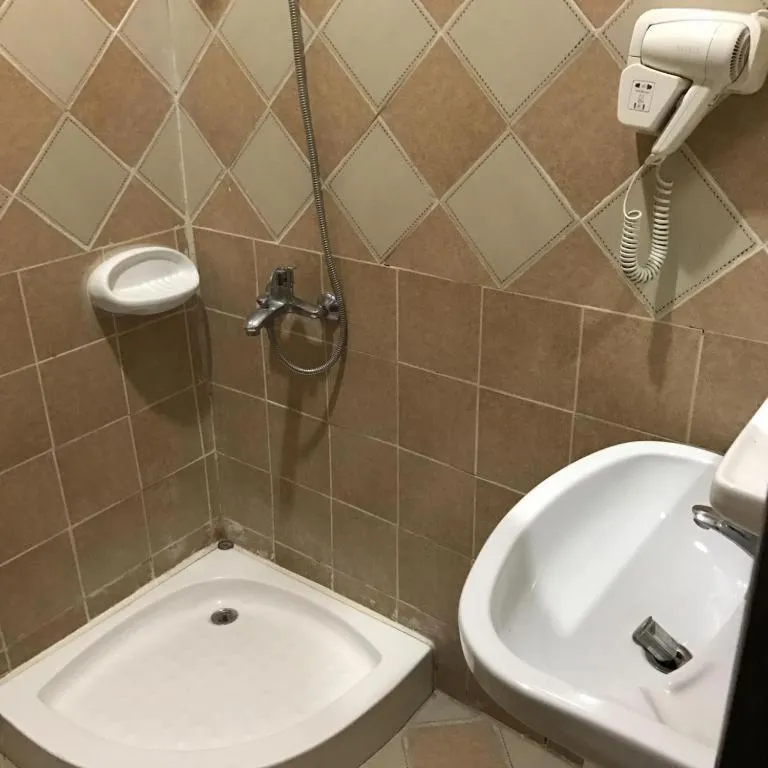 Toilet in Al Tawfik Plaza