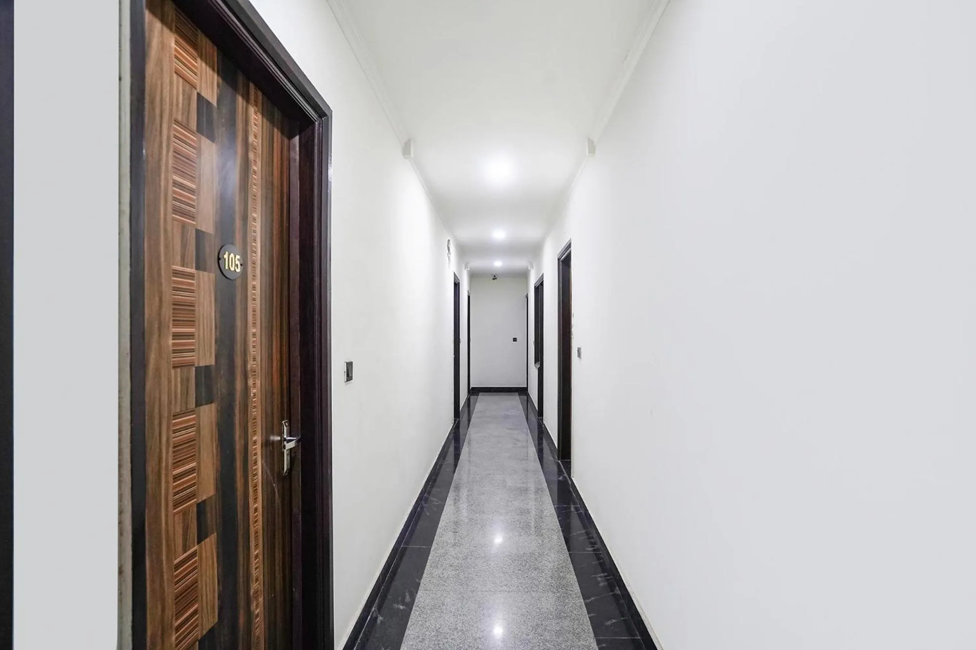 Lobby or reception in FabHotel 17 Suites - Kailash hospital