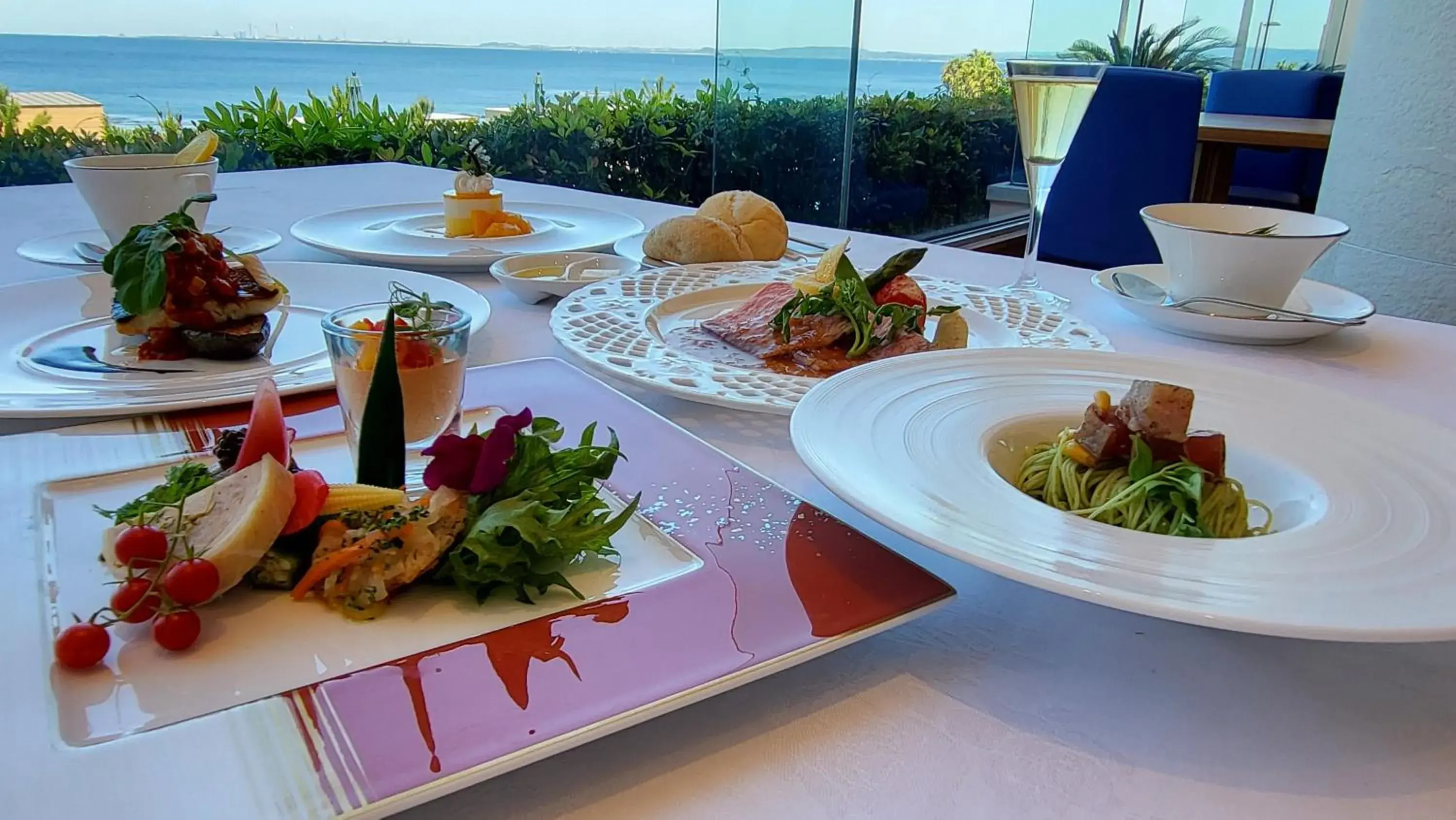 Restaurant/places to eat in La vista Yokosuka Kannonzaki Terrace Restaurant/places to eat in La vista Yokosuka Kannonzaki Terrace