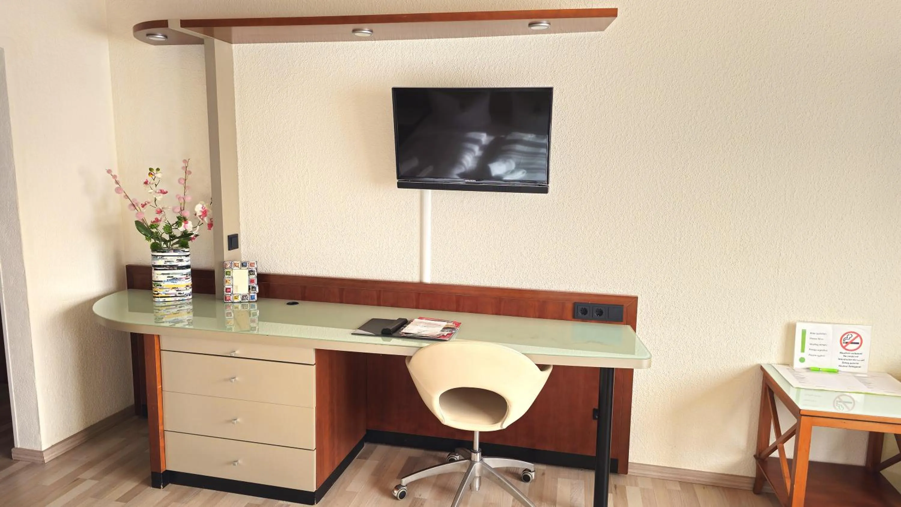 TV and multimedia in Hotel Avenue Altenfurt
