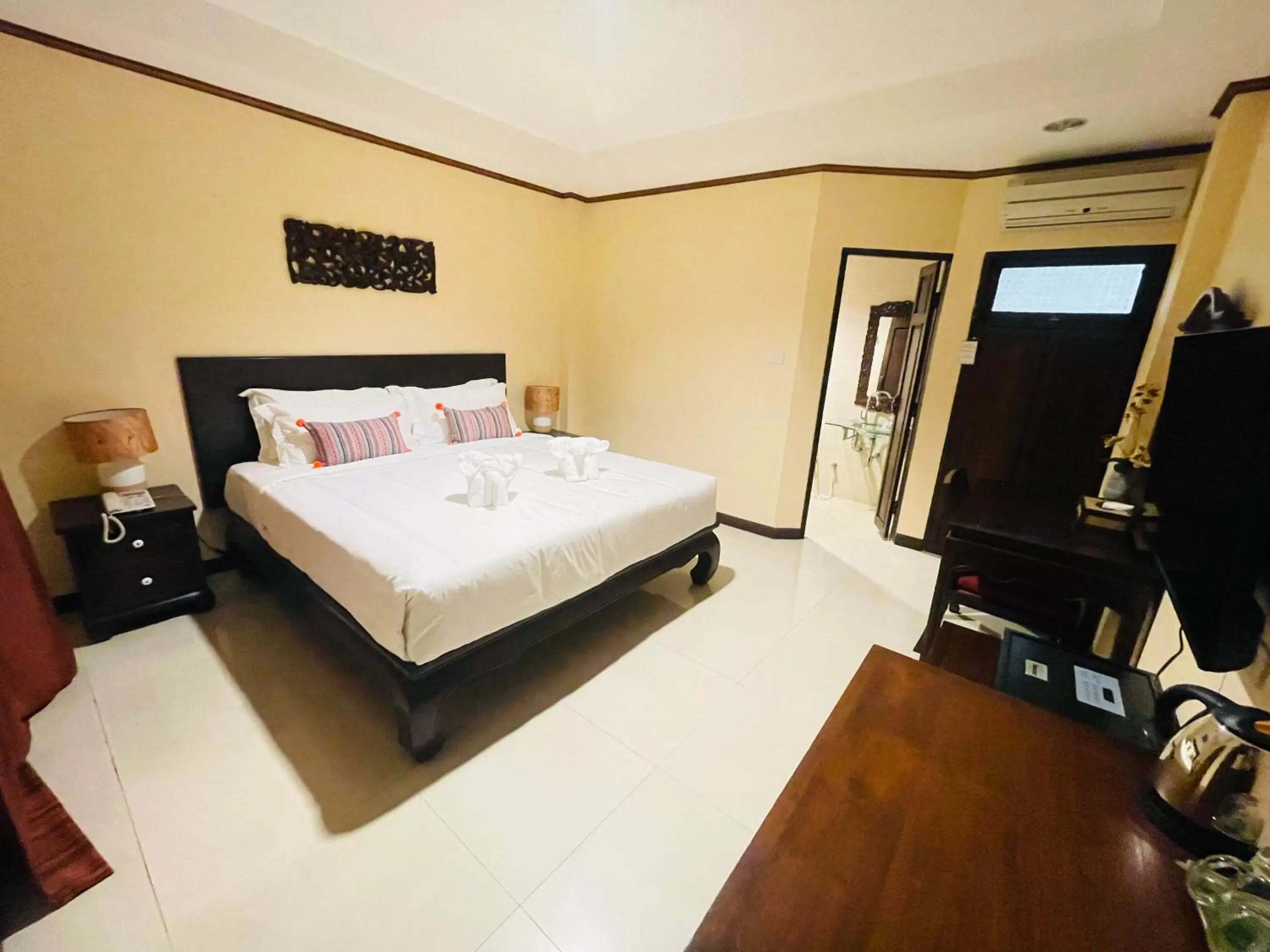 Photo of the whole room, Bed in Na Thapae Chiangmai Hotel Photo of the whole room, Bed in Na Thapae Chiangmai Hotel