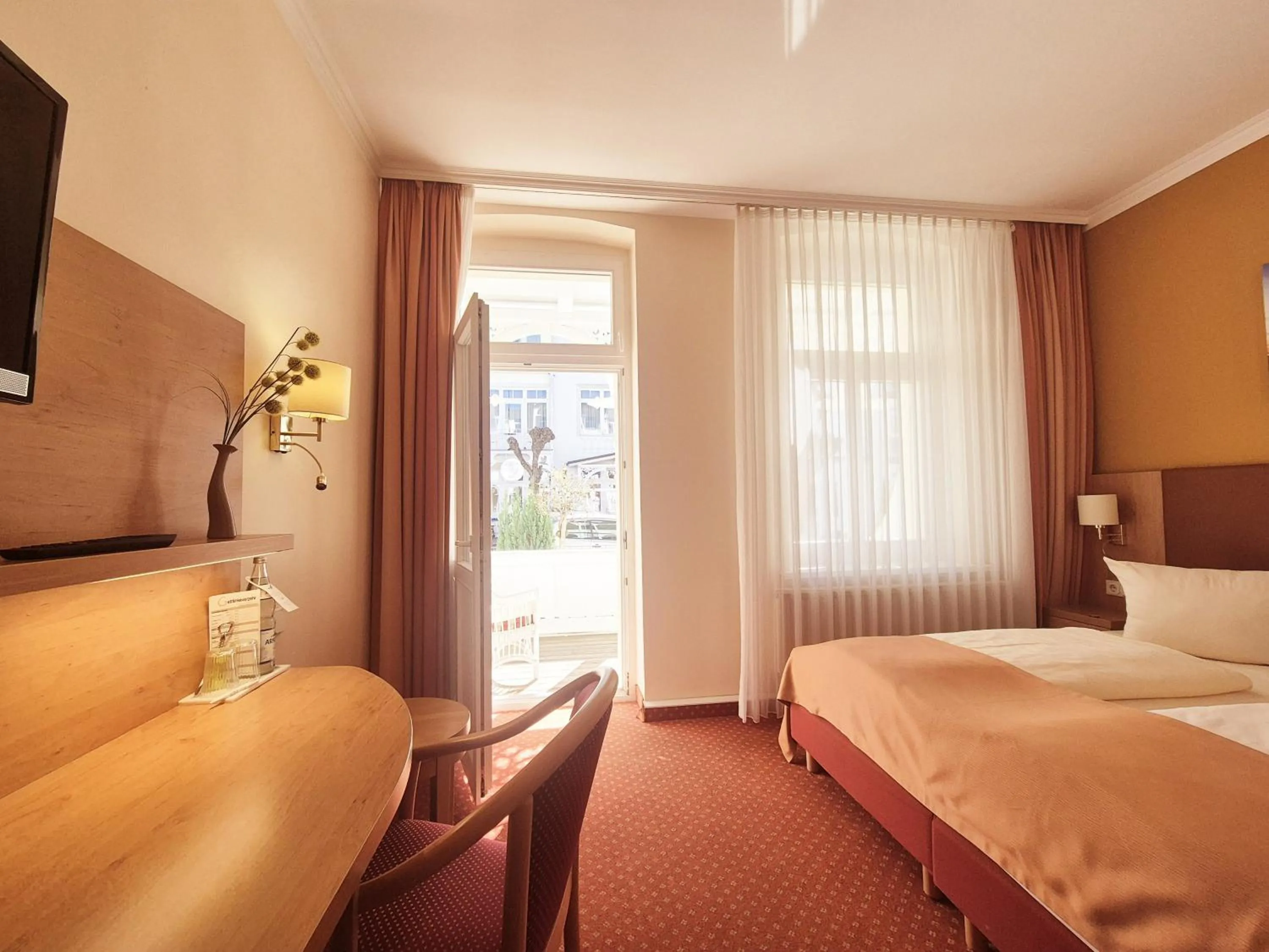 Photo of the whole room, Bed in Hotel Villa Meeresgruss