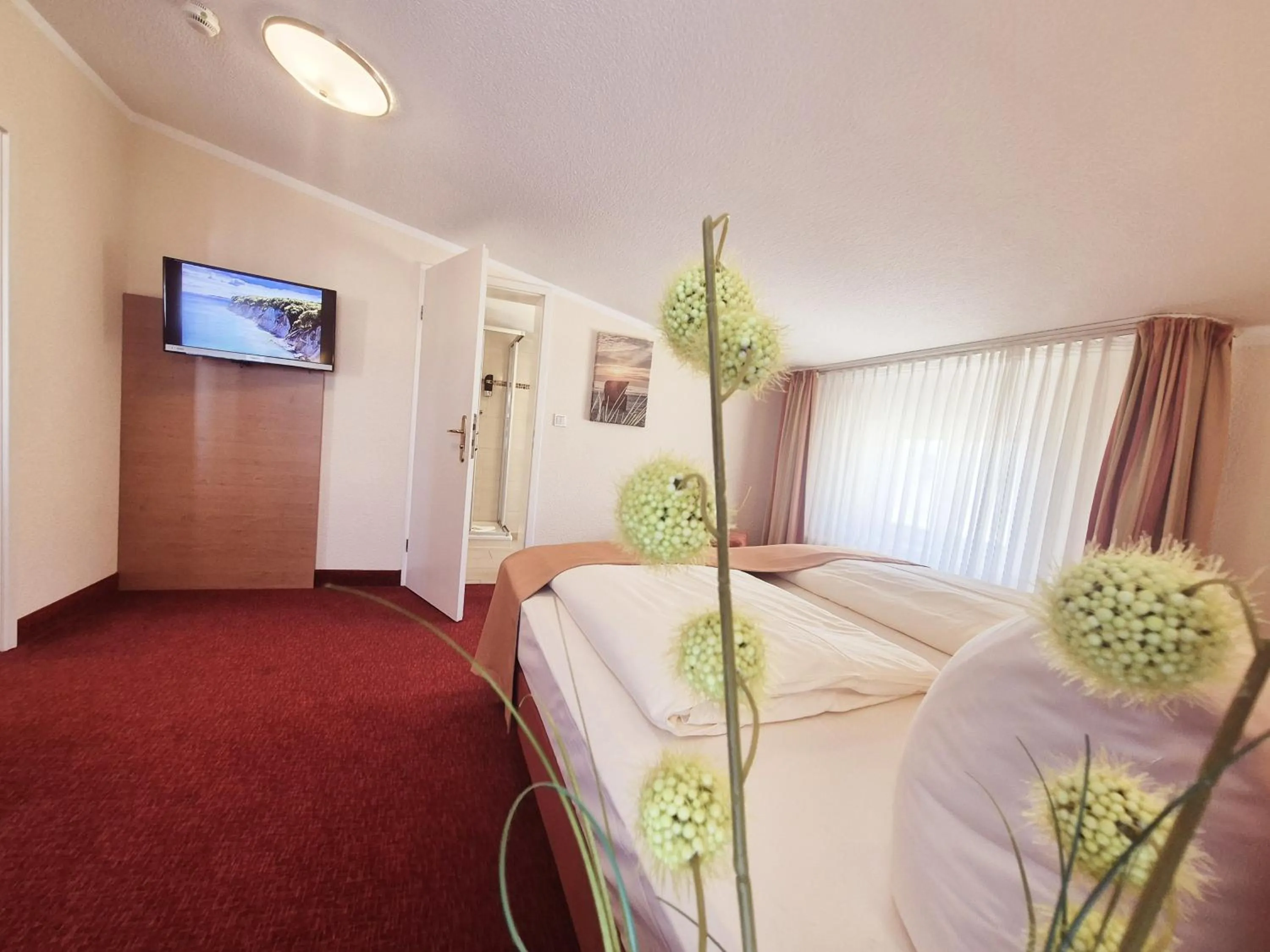 Photo of the whole room, Bed in Hotel Villa Meeresgruss