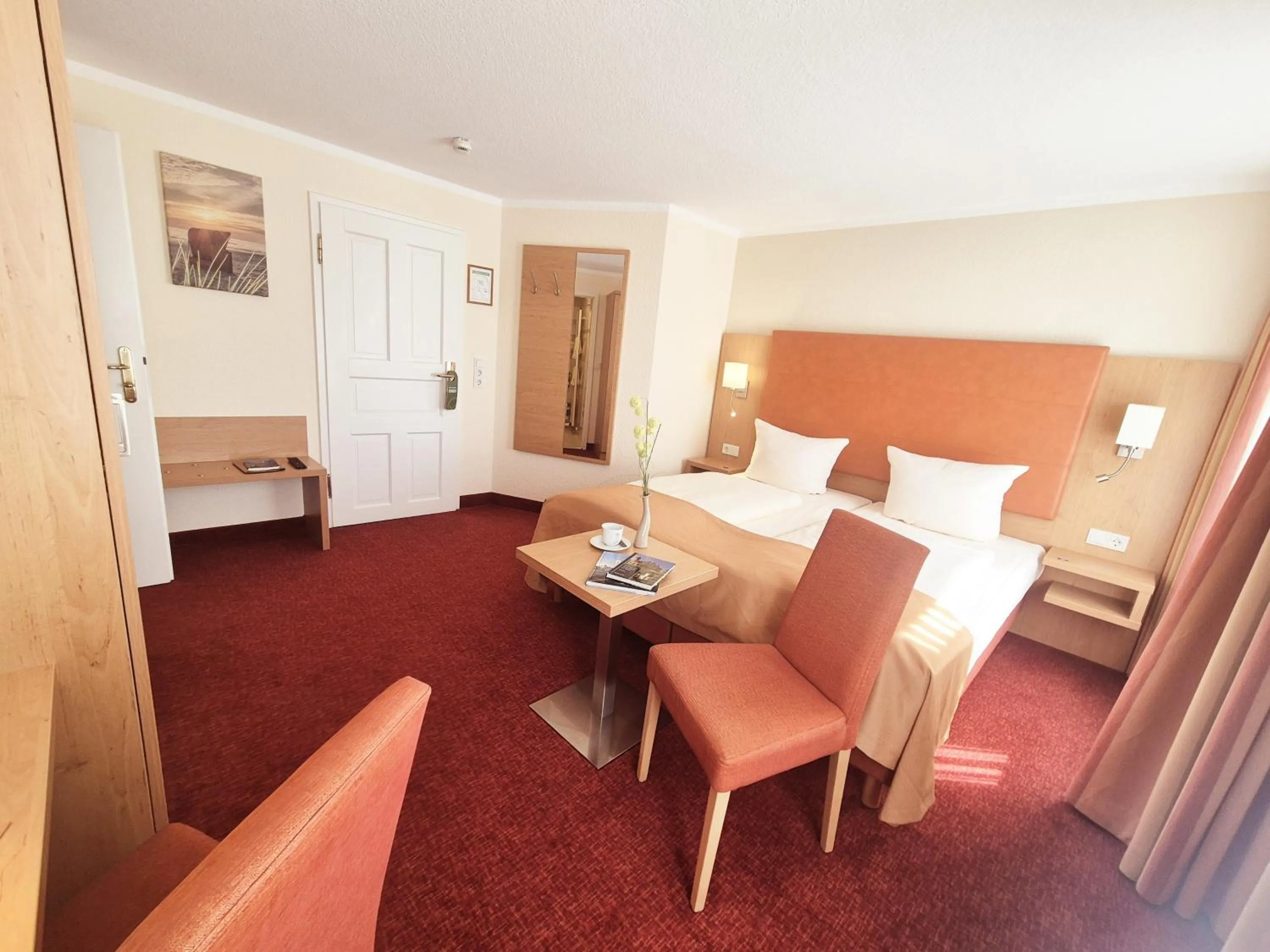 Photo of the whole room, Bed in Hotel Villa Meeresgruss