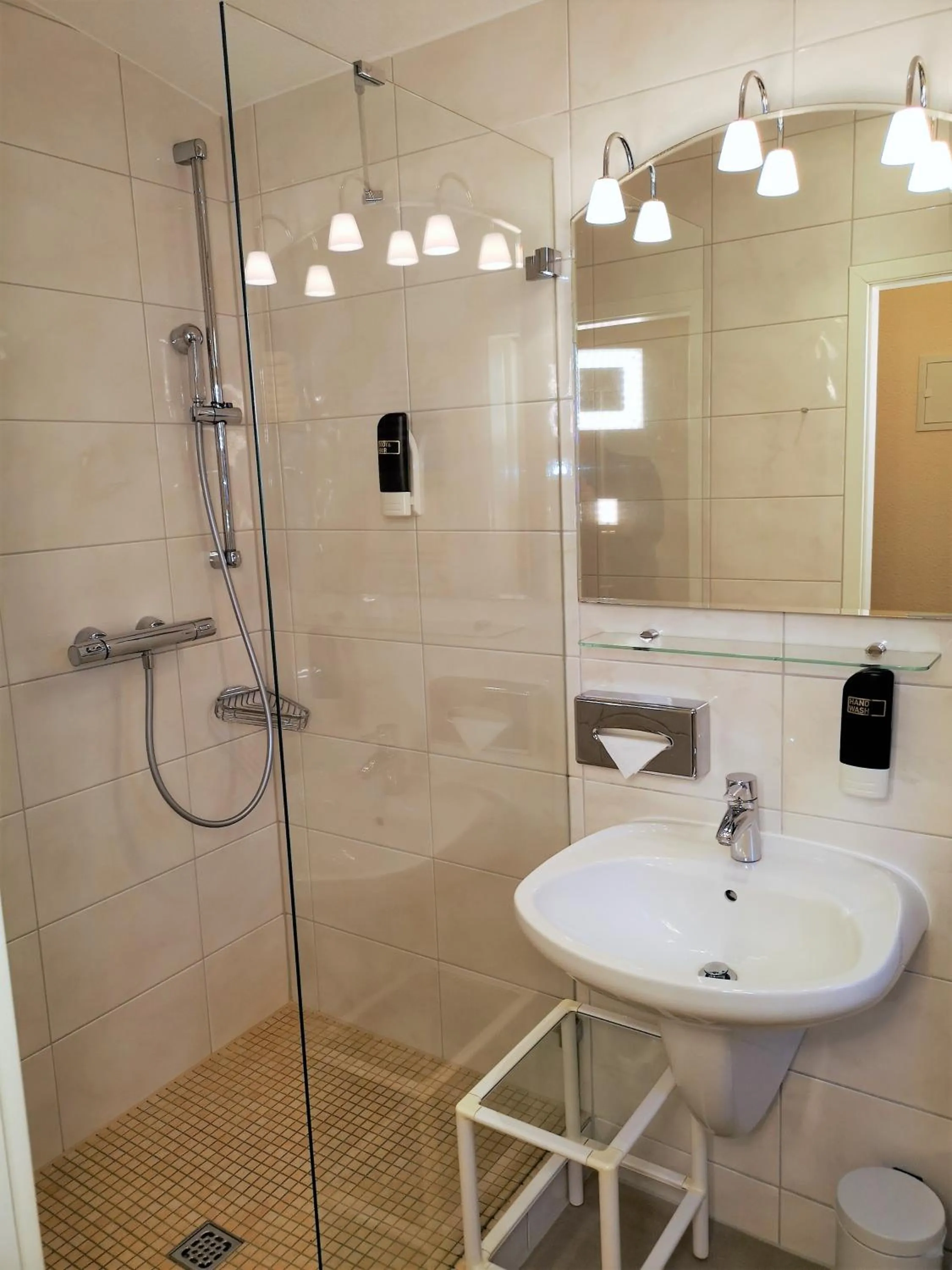 Shower in Hotel Villa Meeresgruss