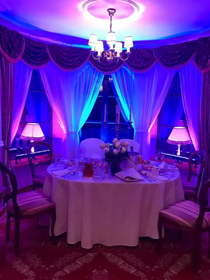 Restaurant/places to eat in Noce i Dnie Hotel