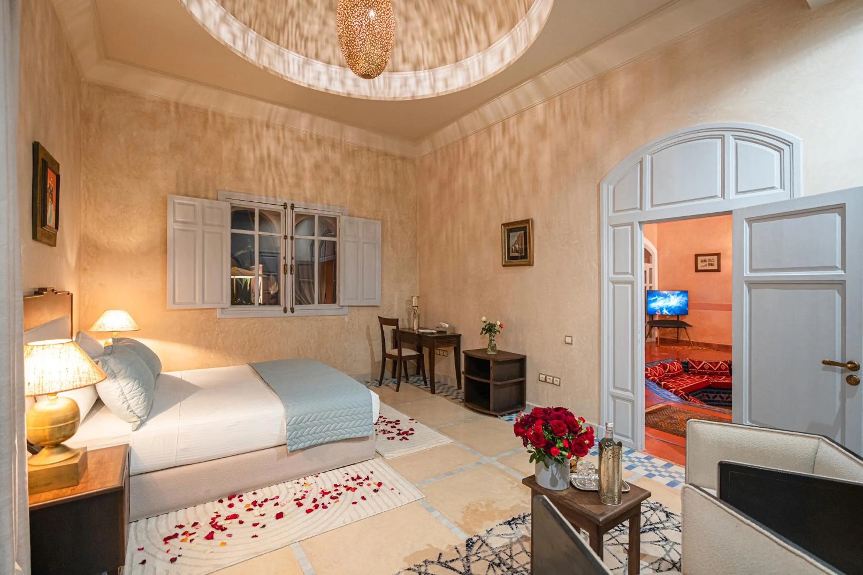 Photo of the whole room, Bed in Palais Alcazar