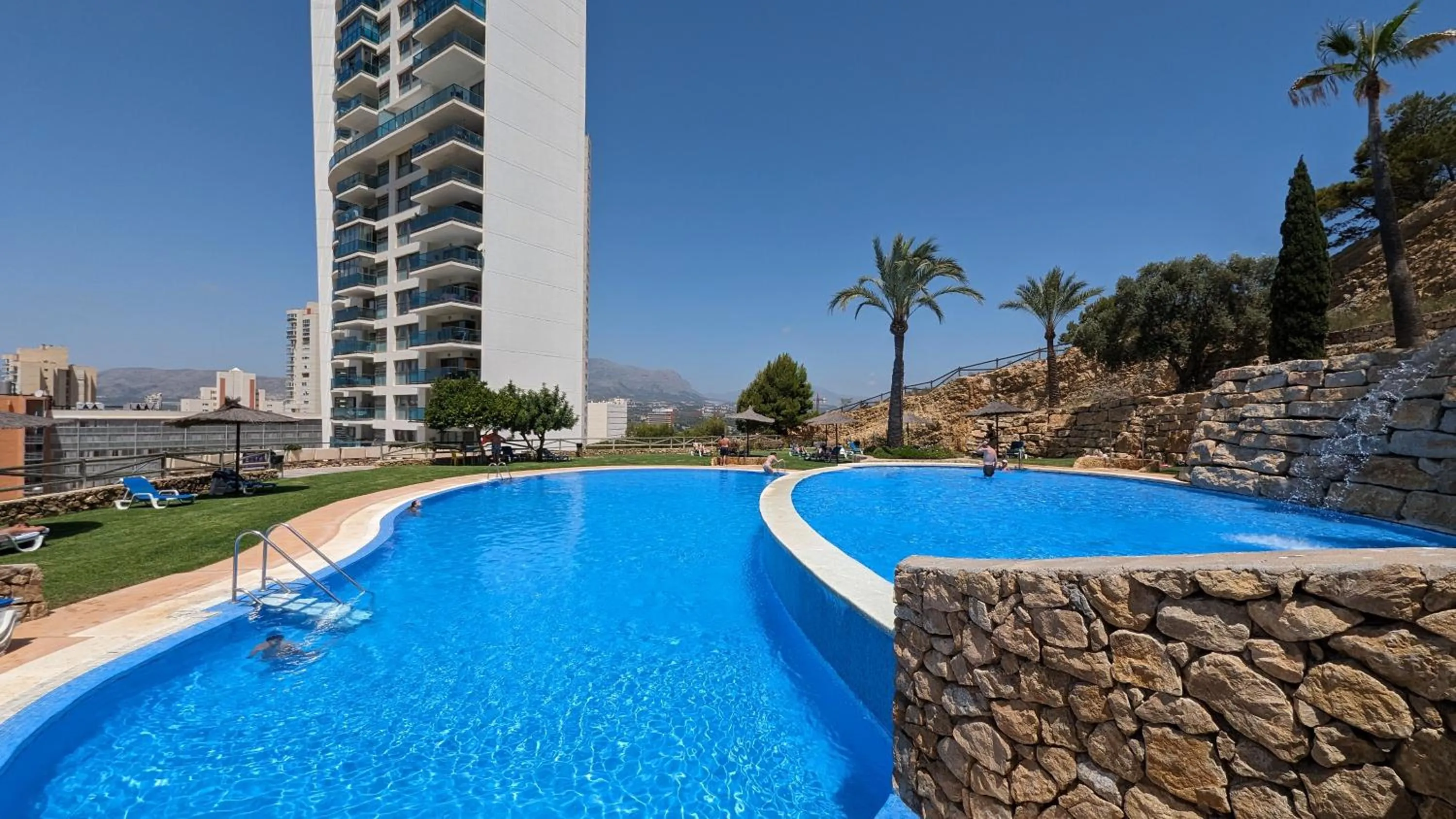 TORRE LUGANO sea view apartment