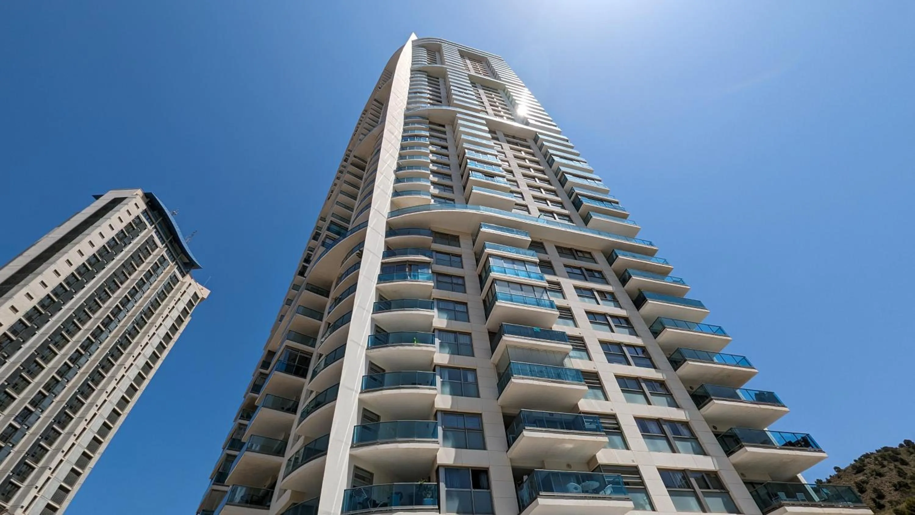 TORRE LUGANO sea view apartment