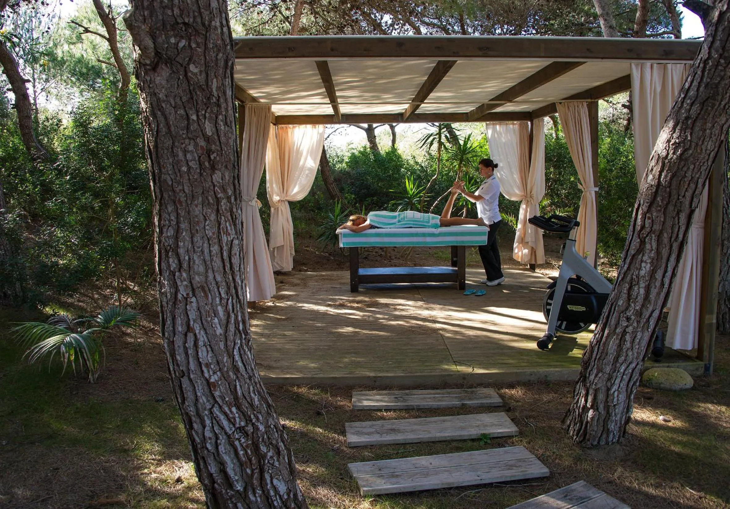 Massage in Ecoresort Le Sirene - Caroli Hotels