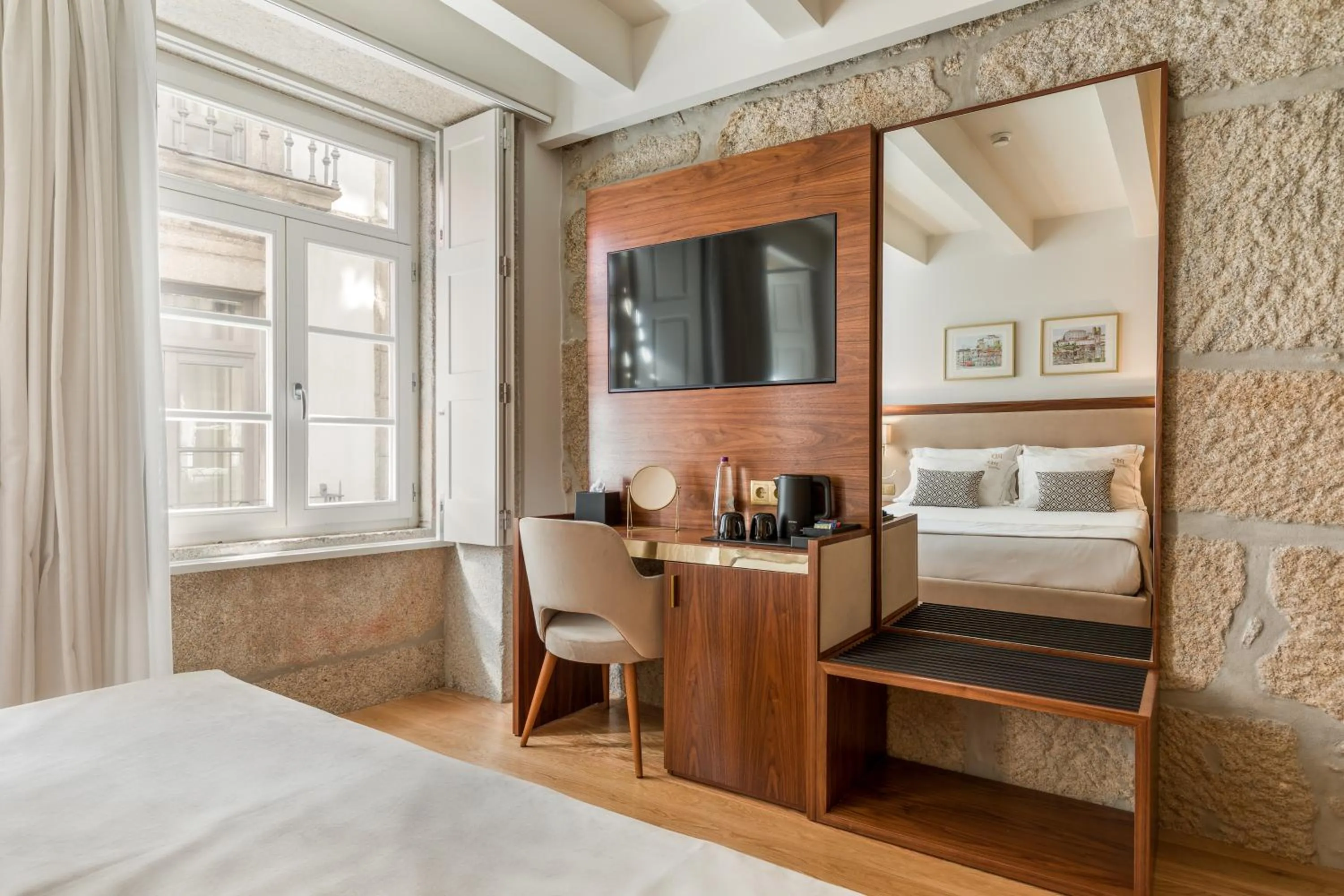 TV and multimedia, Bed in Ribeira Douro Hotel