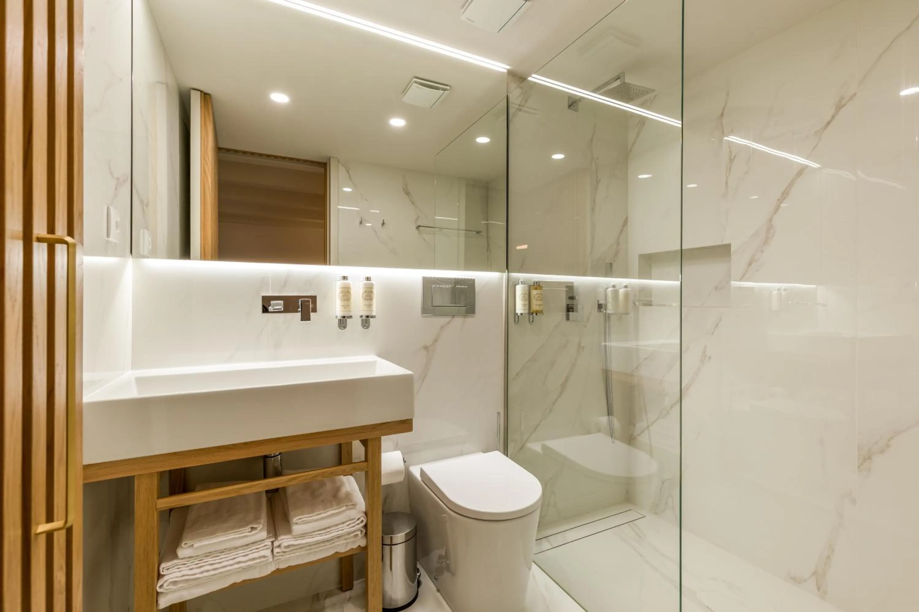 Shower in Ribeira Douro Hotel